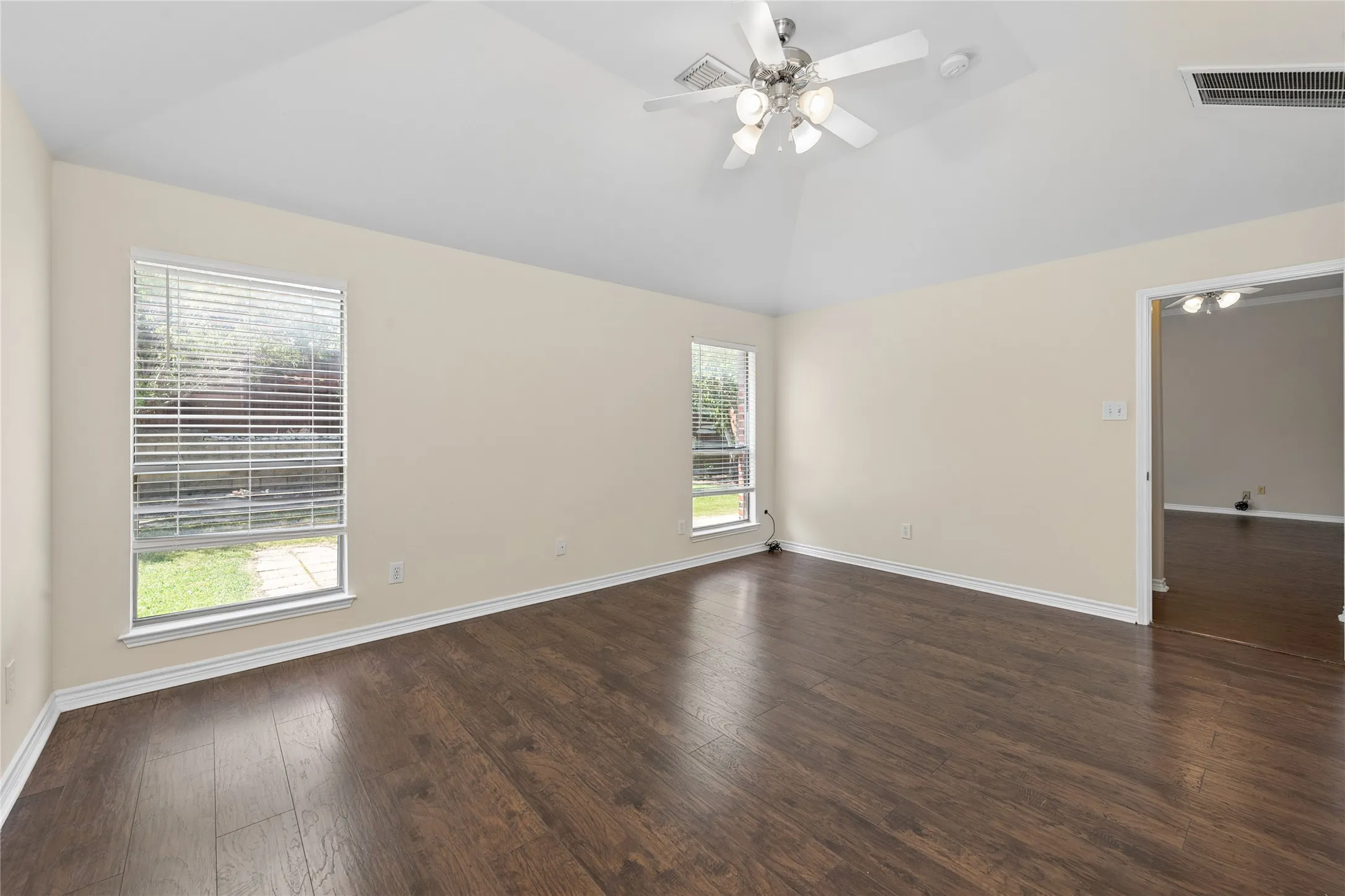 Single Family Residence For Rent in Collin County , 515 Mustang Trail, Celina, Texas 75009, 4 Bedroom, 2 Bathroom, 2 Garage spaces, 2,306 Sqft, built in 2007, mls#21395724, Real Estate Agent in Celina, Homes For Rent in Collin county, Homes For Rent in Celina, Realtor in Celina Texas, Real Estate Brokerage Independent Realty Texas, Luminita Cordes Realtor