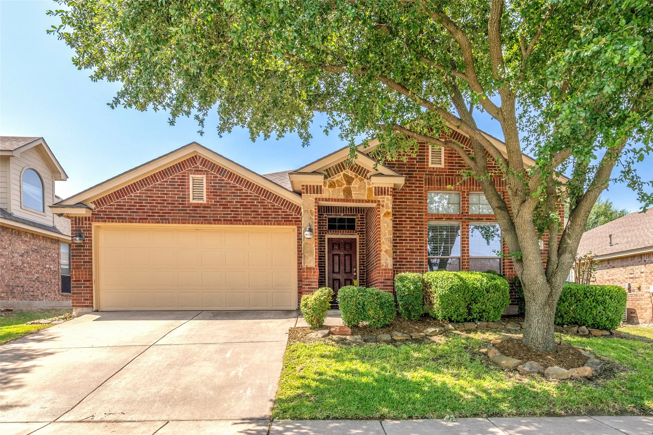 Single Family Residence For Rent in Collin County , 515 Mustang Trail, Celina, Texas 75009, 4 Bedroom, 2 Bathroom, 2 Garage spaces, 2,306 Sqft, built in 2007, mls#21395724, Real Estate Agent in Celina, Homes For Rent in Collin county, Homes For Rent in Celina, Realtor in Celina Texas, Real Estate Brokerage Independent Realty Texas, Luminita Cordes Realtor