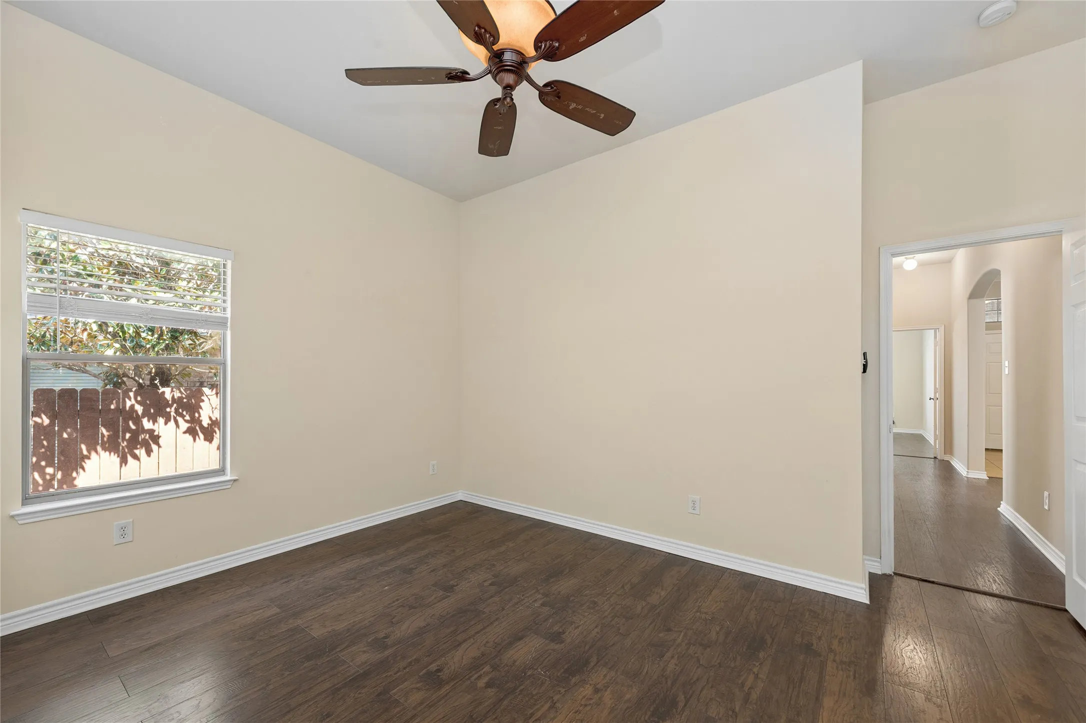 Single Family Residence For Rent in Collin County , 515 Mustang Trail, Celina, Texas 75009, 4 Bedroom, 2 Bathroom, 2 Garage spaces, 2,306 Sqft, built in 2007, mls#21395724, Real Estate Agent in Celina, Homes For Rent in Collin county, Homes For Rent in Celina, Realtor in Celina Texas, Real Estate Brokerage Independent Realty Texas, Luminita Cordes Realtor