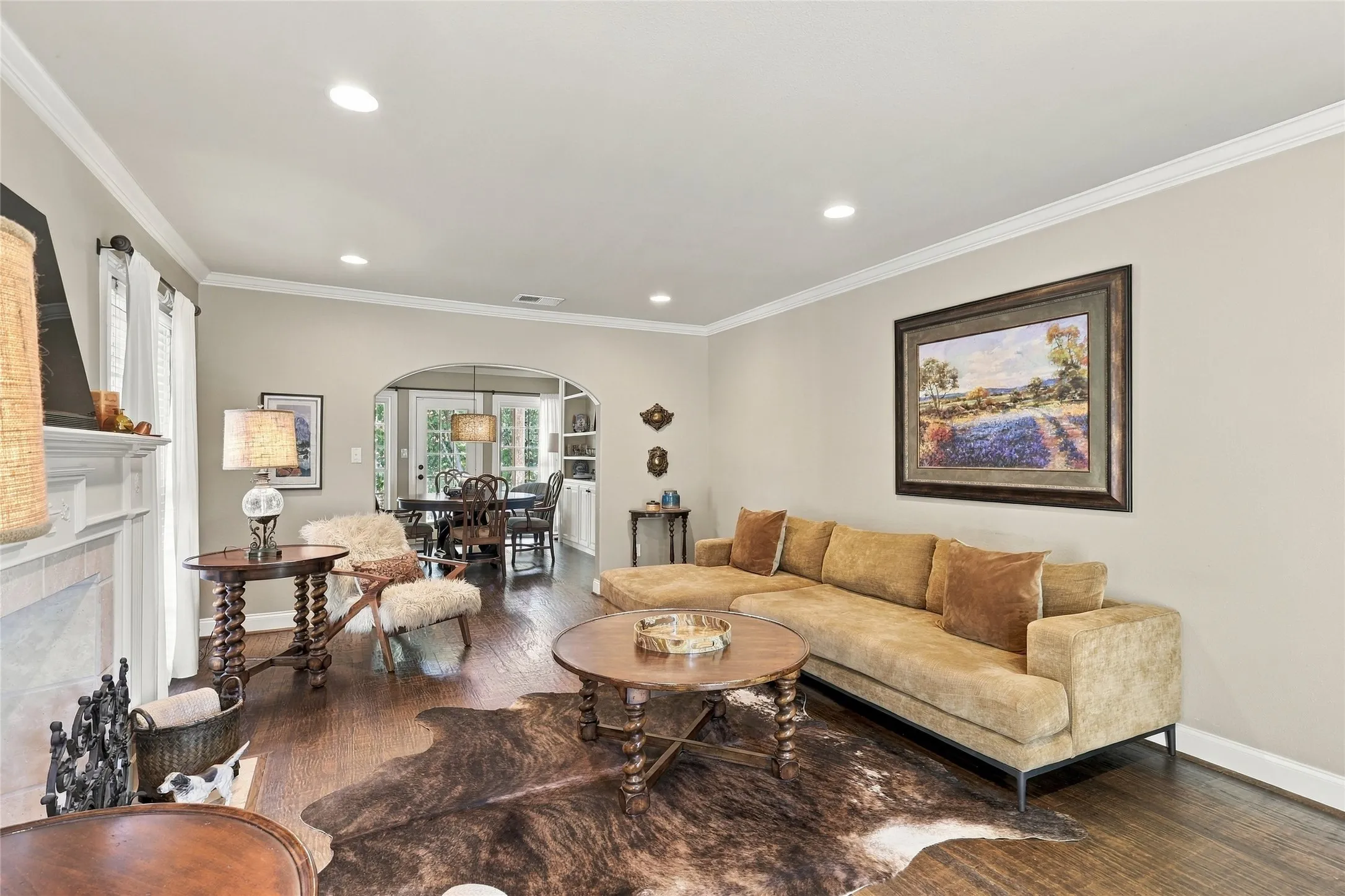 Single Family Residence For Sale in Dallas County , 9807 Redondo Drive, Dallas, Texas 75218, 2 Bedroom, 2 Bathroom, 2 Garage spaces, 1,321 Sqft, built in 1940, mls#21395731, Real Estate Agent in Dallas, Homes For Sale in Dallas county, Homes For Sale in Dallas, Realtor in Dallas Texas, Real Estate Brokerage Independent Realty Texas, Luminita Cordes Realtor