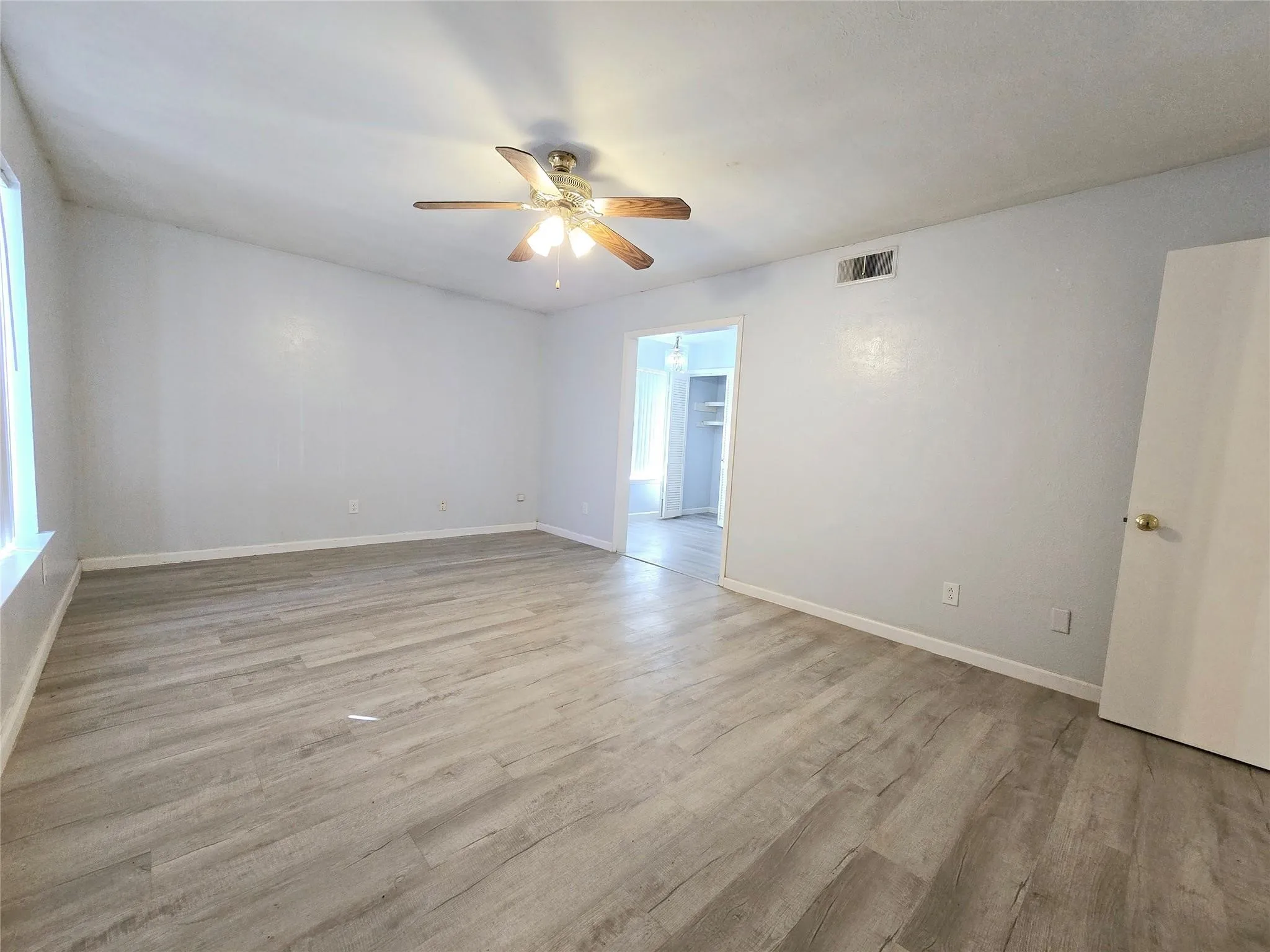Single Family Residence For Rent in Dallas County , 902 Spring Valley #A Plaza, Richardson, Texas 75080, 2 Bedroom, 1 Bathroom, 2 Garage spaces, 1,214 Sqft, built in 1963, mls#21395737, Real Estate Agent in Richardson, Homes For Rent in Dallas county, Homes For Rent in Richardson, Realtor in Richardson Texas, Real Estate Brokerage Independent Realty Texas, Luminita Cordes Realtor