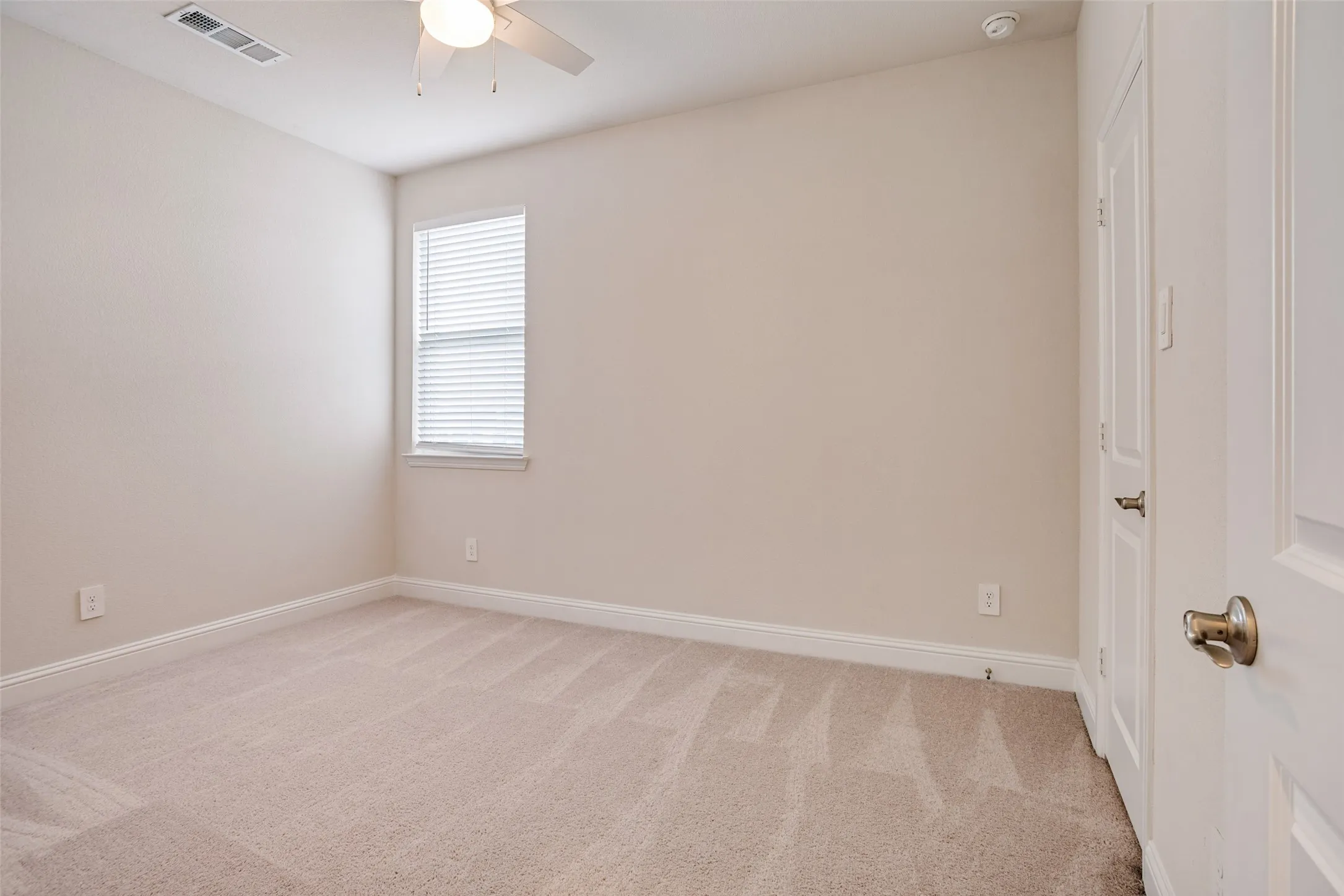 Single Family Residence For Rent in Collin County , 10950 Downy Cup Drive, Frisco, Texas 75035, 4 Bedroom, 3 Bathroom, 2 Garage spaces, 2,172 Sqft, built in 2022, mls#21395738, Real Estate Agent in Frisco, Homes For Rent in Collin county, Homes For Rent in Frisco, Realtor in Frisco Texas, Real Estate Brokerage Independent Realty Texas, Luminita Cordes Realtor