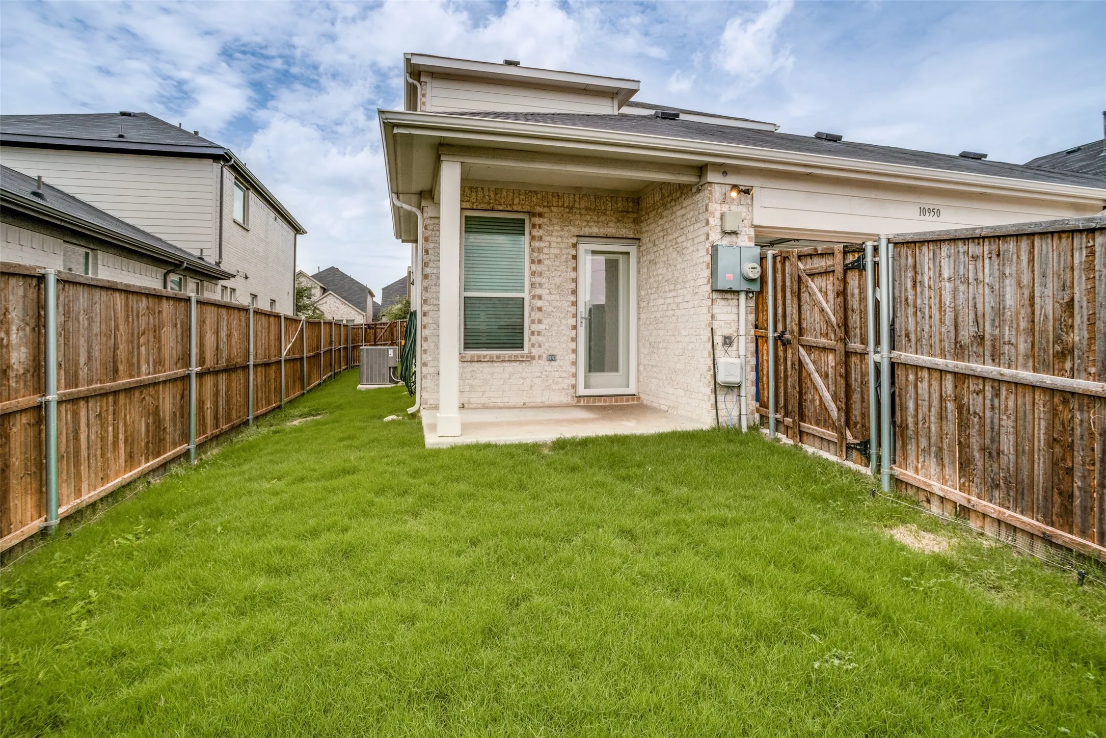 Single Family Residence For Rent in Collin County , 10950 Downy Cup Drive, Frisco, Texas 75035, 4 Bedroom, 3 Bathroom, 2 Garage spaces, 2,172 Sqft, built in 2022, mls#21395738, Real Estate Agent in Frisco, Homes For Rent in Collin county, Homes For Rent in Frisco, Realtor in Frisco Texas, Real Estate Brokerage Independent Realty Texas, Luminita Cordes Realtor
