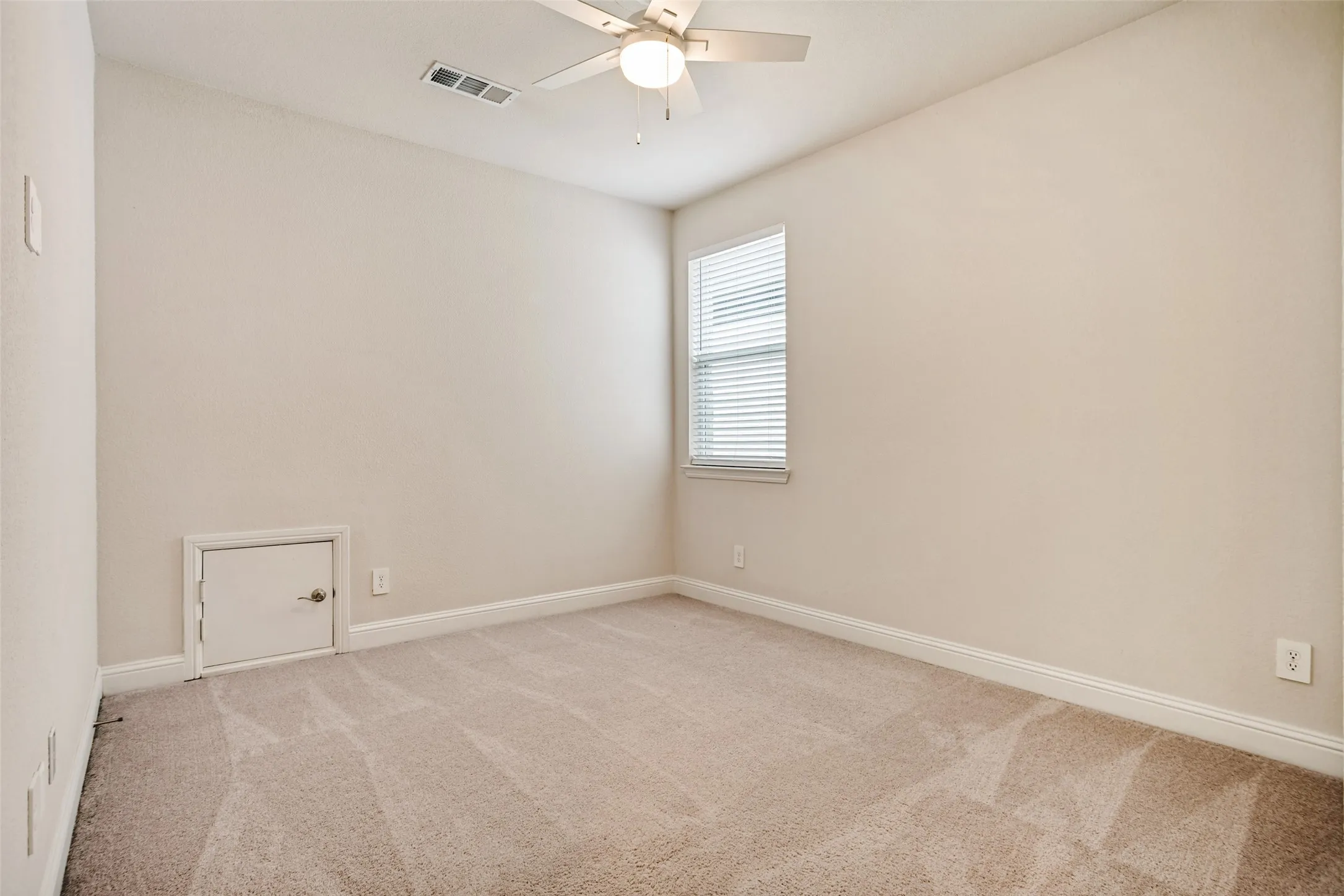 Single Family Residence For Rent in Collin County , 10950 Downy Cup Drive, Frisco, Texas 75035, 4 Bedroom, 3 Bathroom, 2 Garage spaces, 2,172 Sqft, built in 2022, mls#21395738, Real Estate Agent in Frisco, Homes For Rent in Collin county, Homes For Rent in Frisco, Realtor in Frisco Texas, Real Estate Brokerage Independent Realty Texas, Luminita Cordes Realtor
