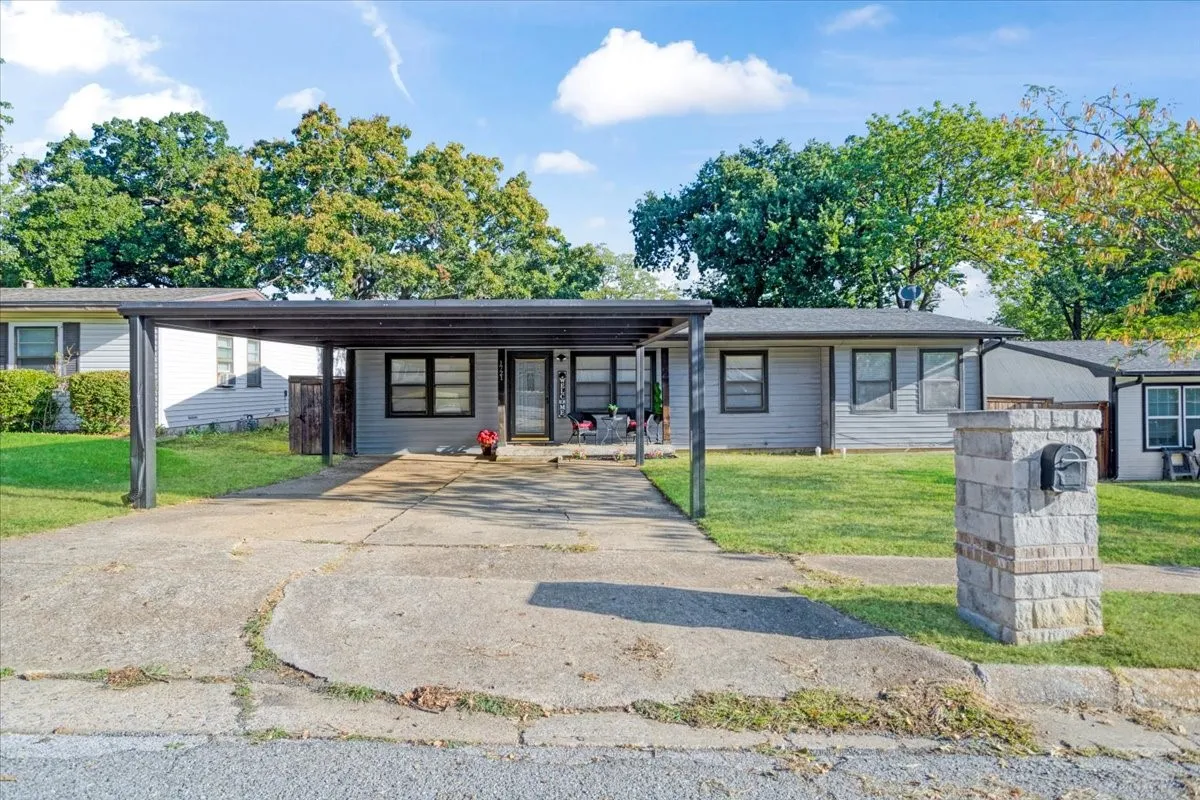 Single Family Residence For Sale