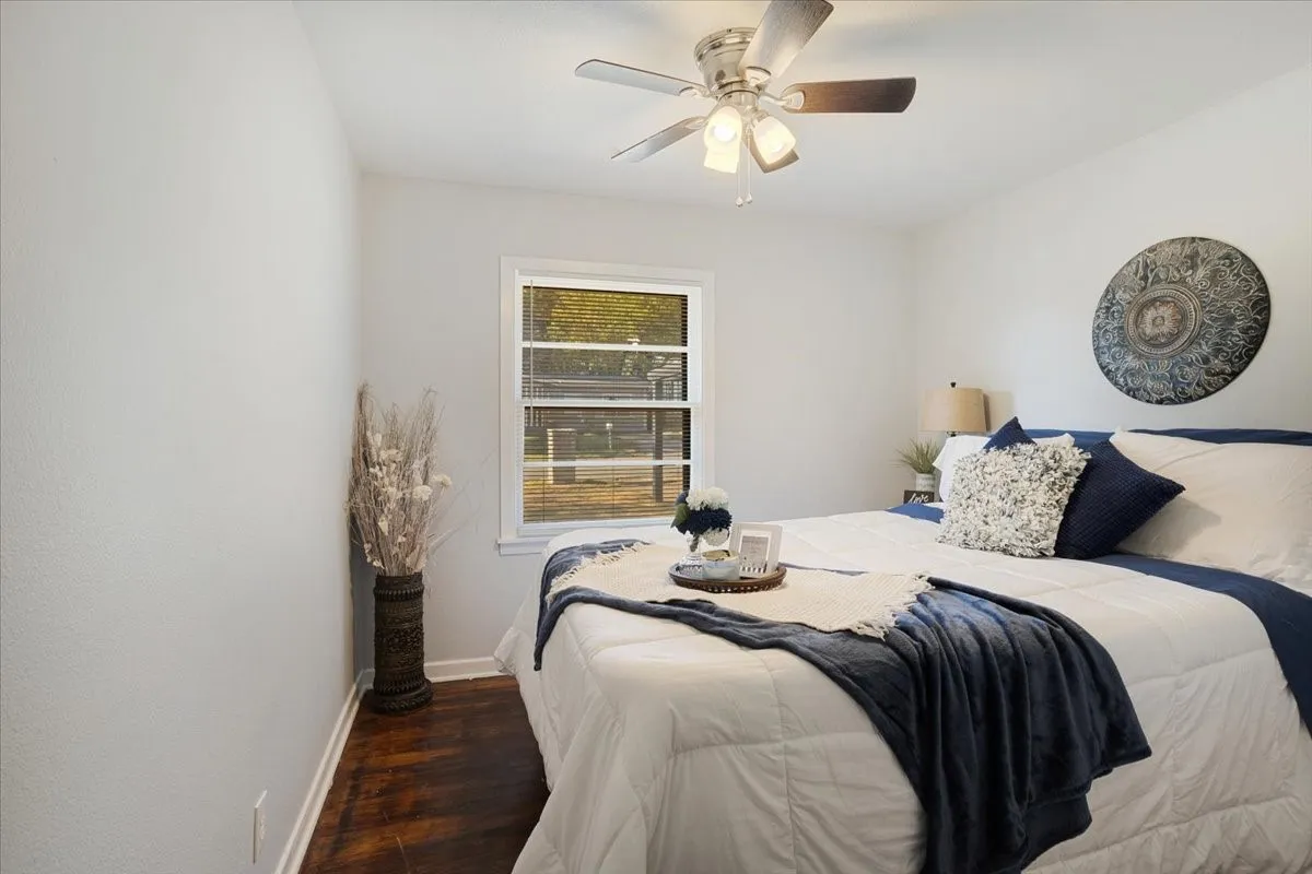 Single Family Residence For Sale in Grayson County , 1721 Ridgewood Road, Denison, Texas 75020, 3 Bedroom, 2 Bathroom, Garage spaces, 1,464 Sqft, built in 1955, mls#21395739, Real Estate Agent in Denison, Homes For Sale in Grayson county, Homes For Sale in Denison, Realtor in Denison Texas, Real Estate Brokerage Independent Realty Texas, Luminita Cordes Realtor
