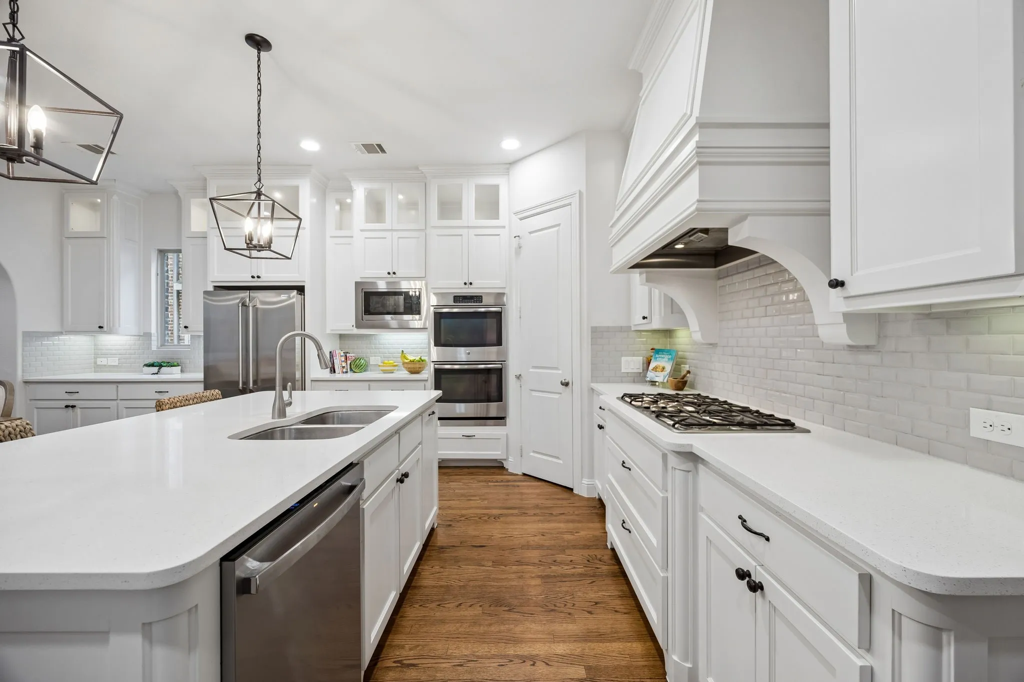 Chef's Kitchen offering Gas cooktop, Double ovens, Stainless Steel Appliances