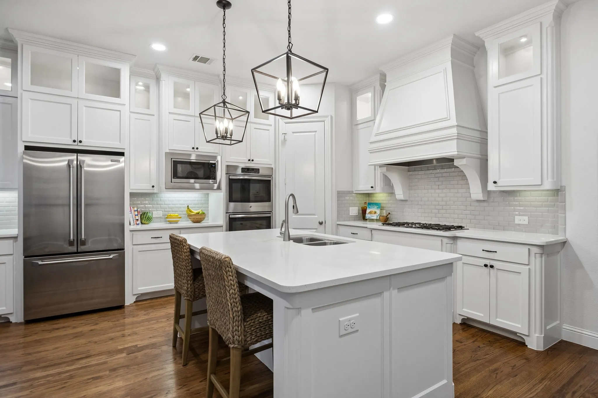 Beautiful white cabinets & classic subway tile backsplash