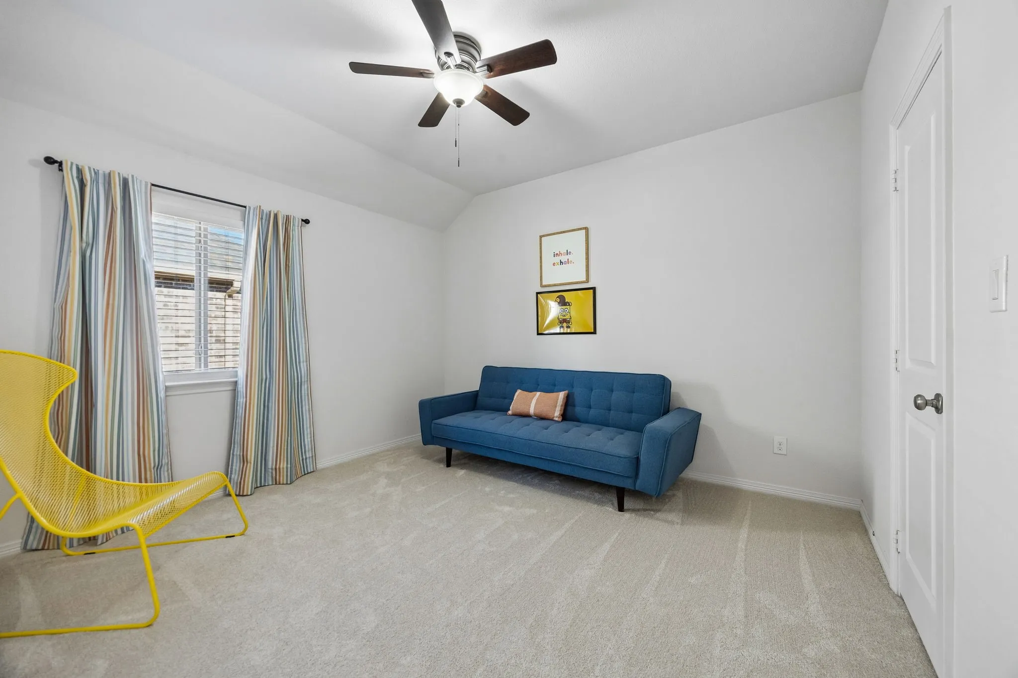 Upstairs secondary bedroom
