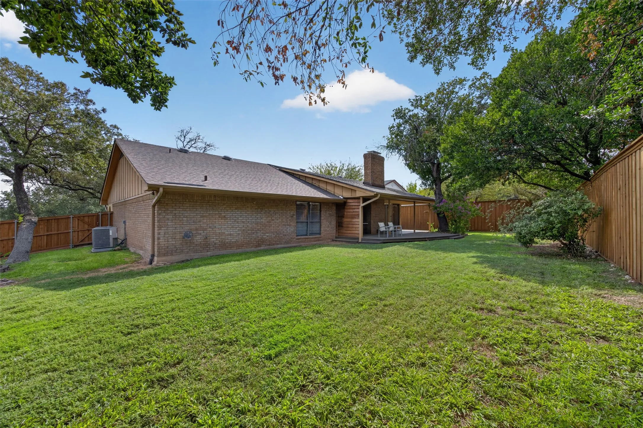 Huge yard with privacy fence