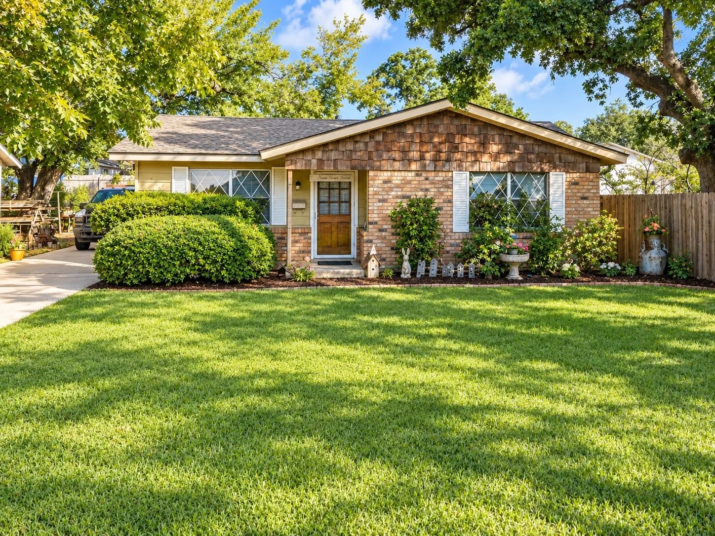 Single Family Residence For Sale in Navarro County , 120 & 118 Woodland Avenue, Corsicana, Texas 75110, 2 Bedroom, 1 Bathroom, 2 Garage spaces, 1,257 Sqft, built in 1980, mls#21395745, Real Estate Agent in Corsicana, Homes For Sale in Navarro county, Homes For Sale in Corsicana, Realtor in Corsicana Texas, Real Estate Brokerage Independent Realty Texas, Luminita Cordes Realtor