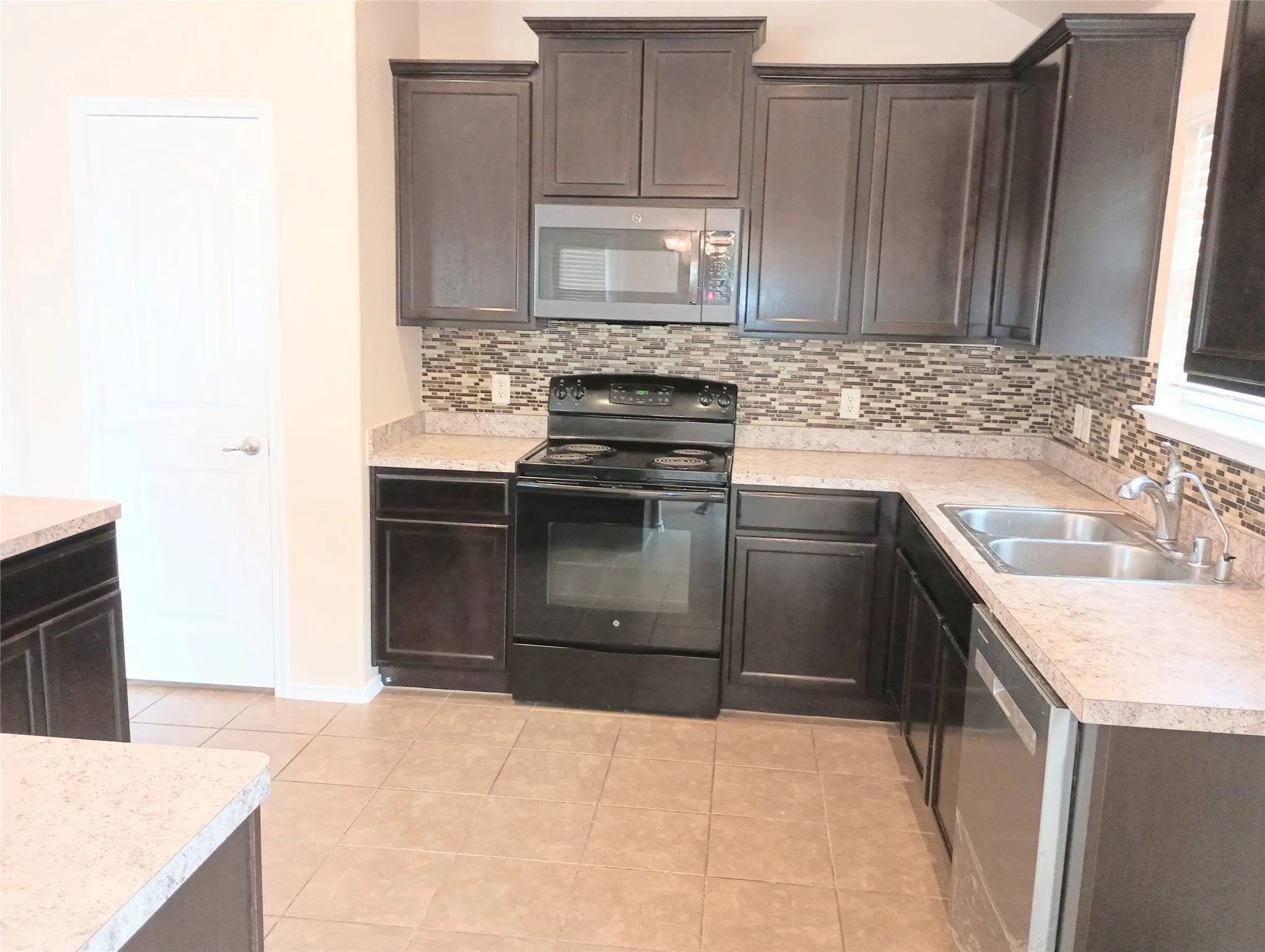Single Family Residence For Rent in Collin County , 1817 Pecan Grove Drive, Anna, Texas 75409, 3 Bedroom, 2 Bathroom, 2 Garage spaces, 1,720 Sqft, built in 2013, mls#21395746, Real Estate Agent in Anna, Homes For Rent in Collin county, Homes For Rent in Anna, Realtor in Anna Texas, Real Estate Brokerage Independent Realty Texas, Luminita Cordes Realtor
