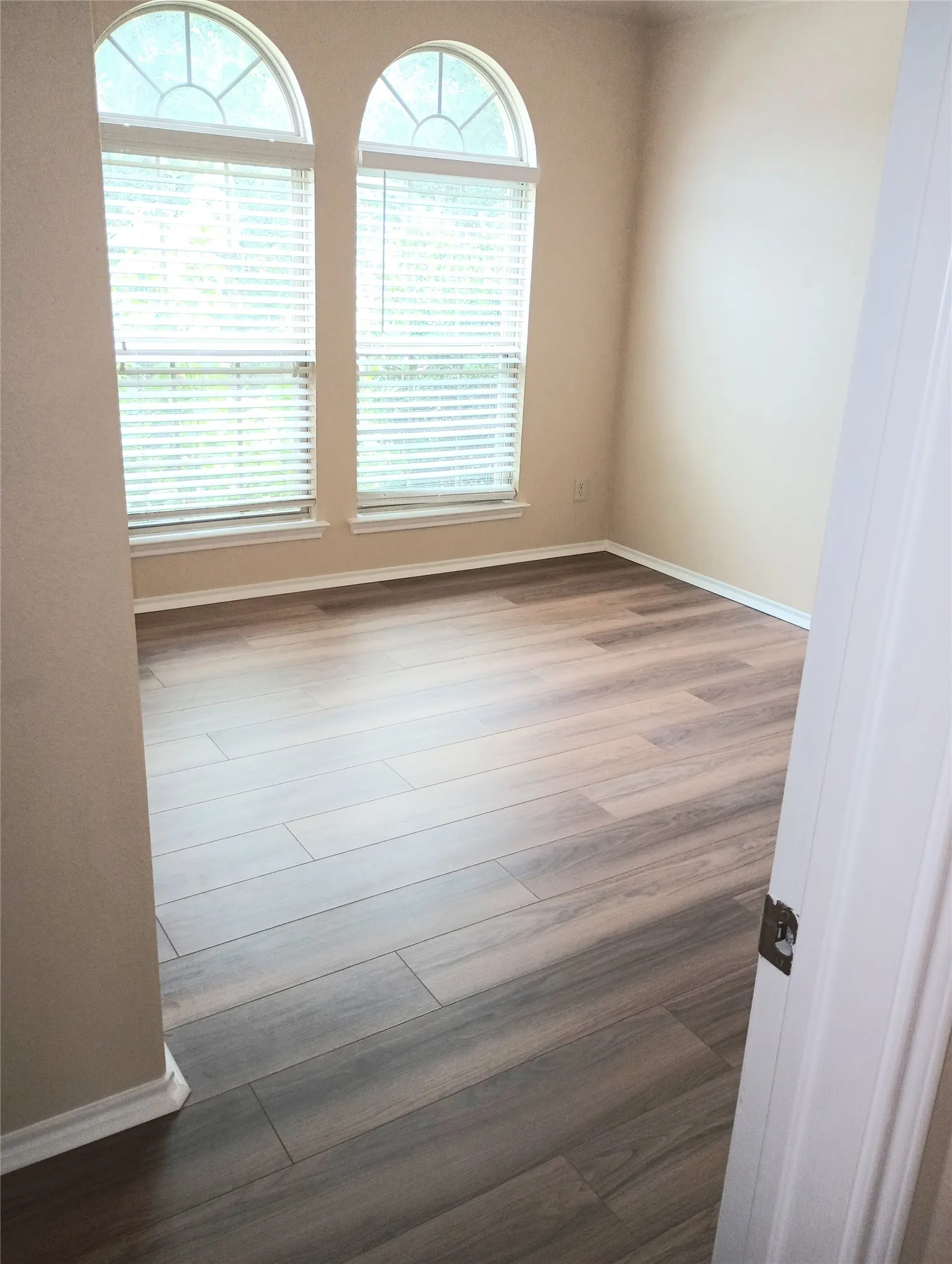 Single Family Residence For Rent in Collin County , 1817 Pecan Grove Drive, Anna, Texas 75409, 3 Bedroom, 2 Bathroom, 2 Garage spaces, 1,720 Sqft, built in 2013, mls#21395746, Real Estate Agent in Anna, Homes For Rent in Collin county, Homes For Rent in Anna, Realtor in Anna Texas, Real Estate Brokerage Independent Realty Texas, Luminita Cordes Realtor