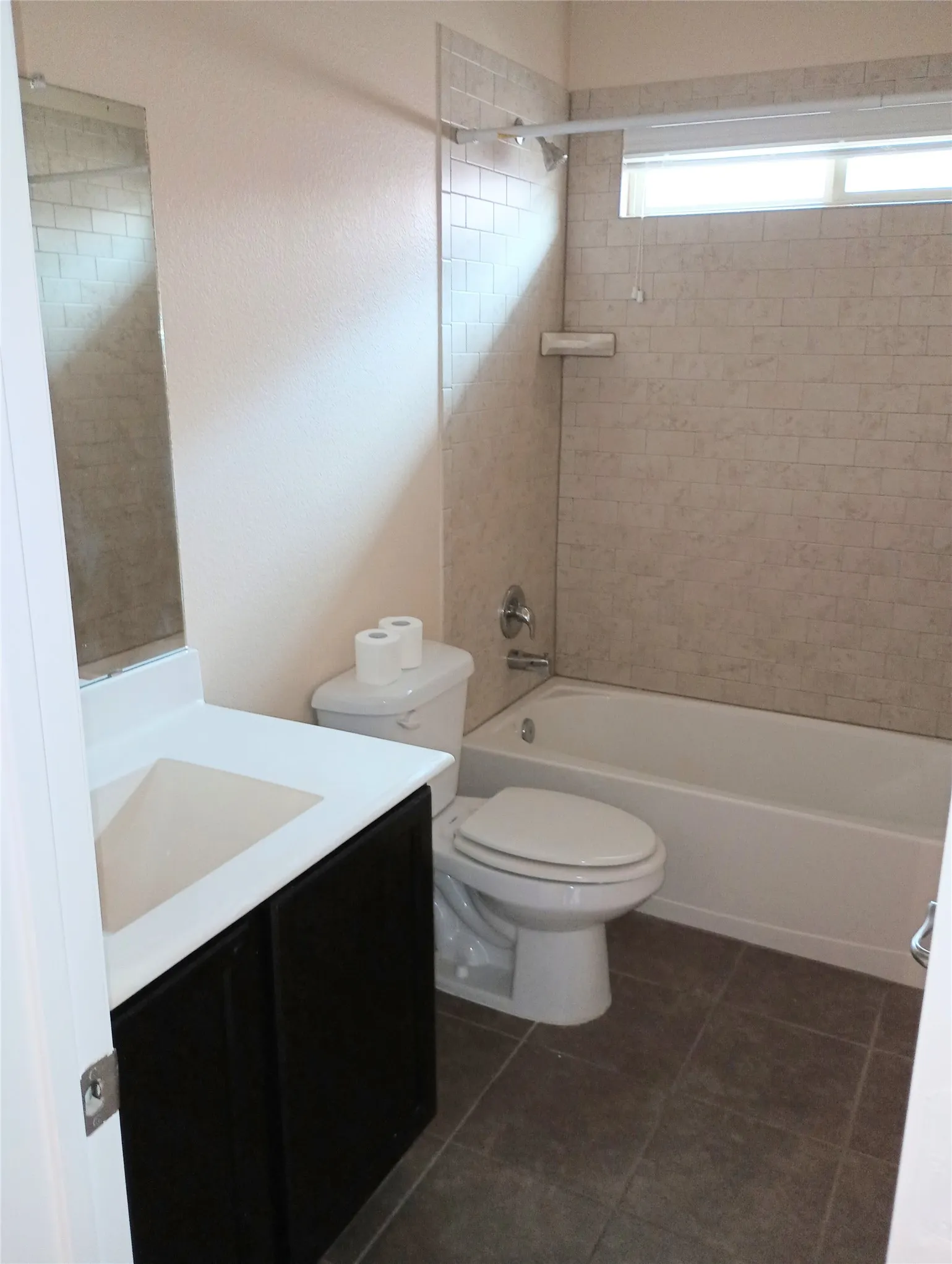 Single Family Residence For Rent in Collin County , 1817 Pecan Grove Drive, Anna, Texas 75409, 3 Bedroom, 2 Bathroom, 2 Garage spaces, 1,720 Sqft, built in 2013, mls#21395746, Real Estate Agent in Anna, Homes For Rent in Collin county, Homes For Rent in Anna, Realtor in Anna Texas, Real Estate Brokerage Independent Realty Texas, Luminita Cordes Realtor