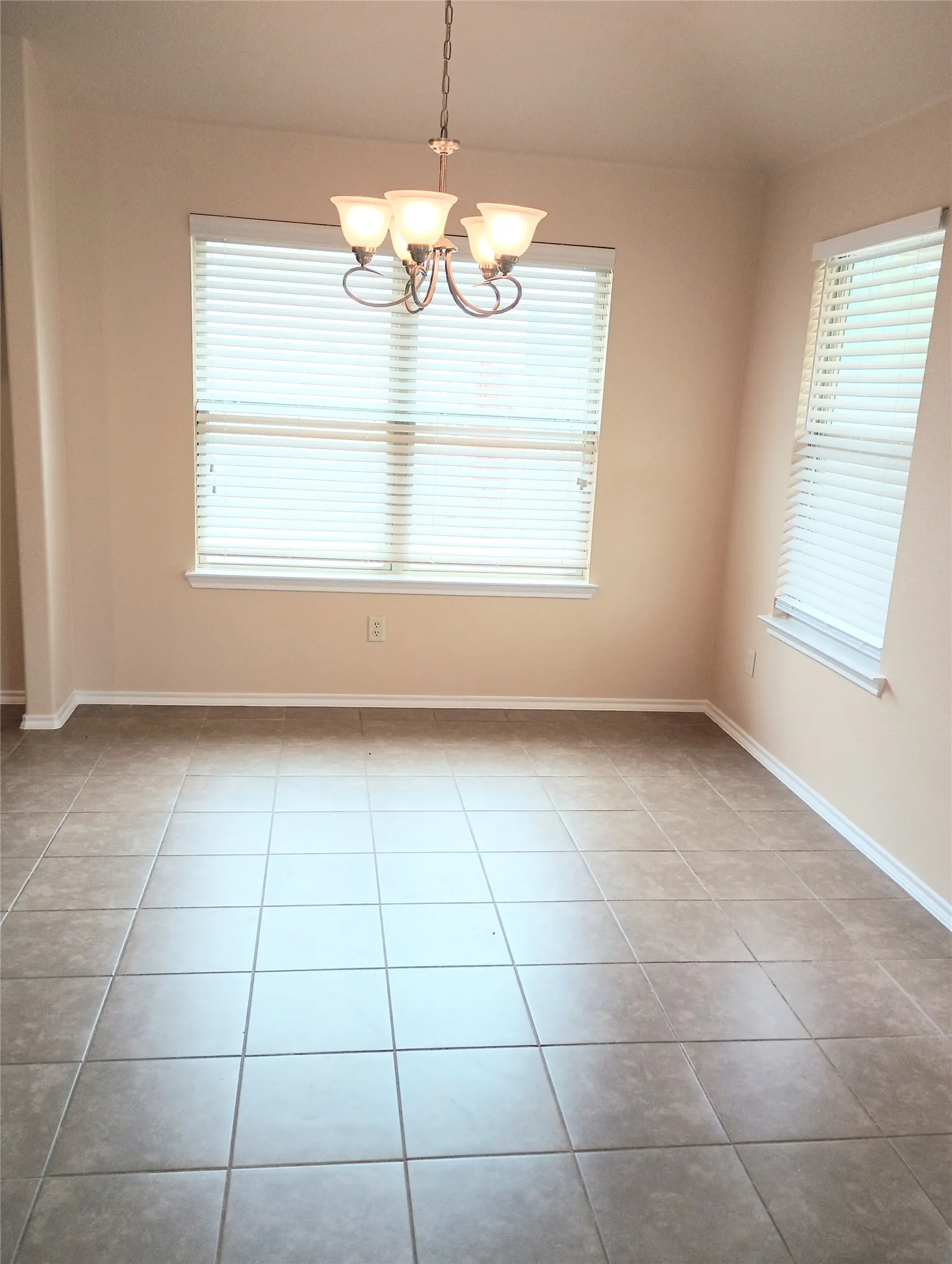 Single Family Residence For Rent in Collin County , 1817 Pecan Grove Drive, Anna, Texas 75409, 3 Bedroom, 2 Bathroom, 2 Garage spaces, 1,720 Sqft, built in 2013, mls#21395746, Real Estate Agent in Anna, Homes For Rent in Collin county, Homes For Rent in Anna, Realtor in Anna Texas, Real Estate Brokerage Independent Realty Texas, Luminita Cordes Realtor