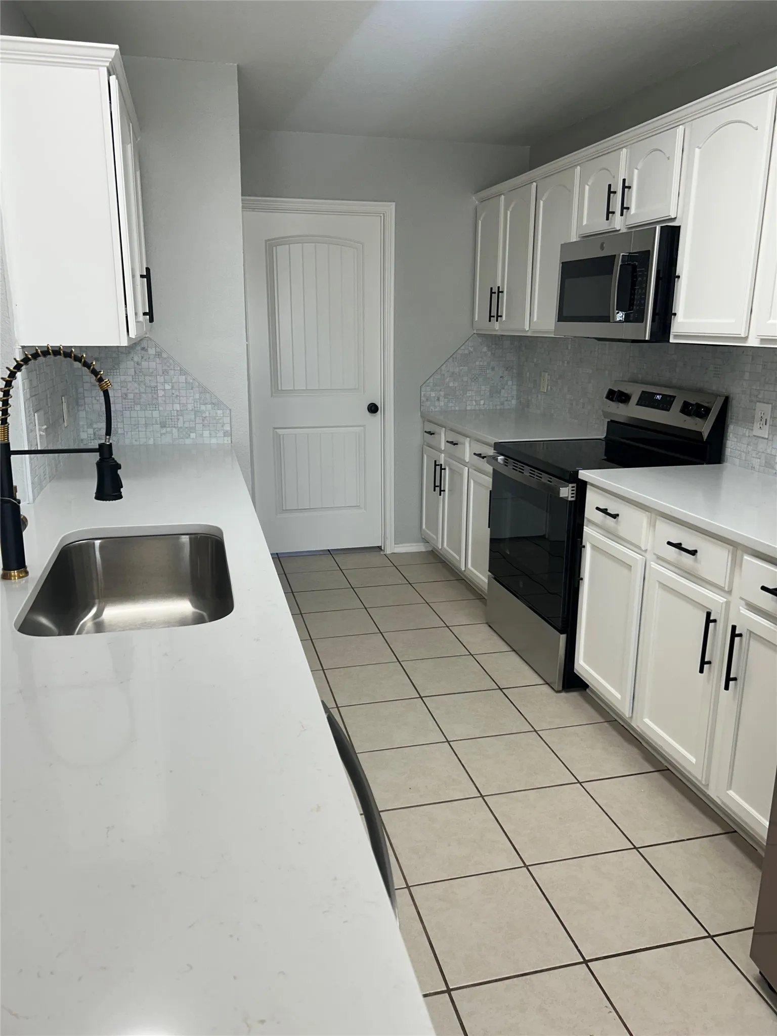 Single Family Residence For Sale in Dallas County , 1916 Lemita Drive, Lancaster, Texas 75146, 5 Bedroom, 4 Bathroom, 2 Garage spaces, 3,010 Sqft, built in 2006, mls#21395747, Real Estate Agent in Lancaster, Homes For Sale in Dallas county, Homes For Sale in Lancaster, Realtor in Lancaster Texas, Real Estate Brokerage Independent Realty Texas, Luminita Cordes Realtor
