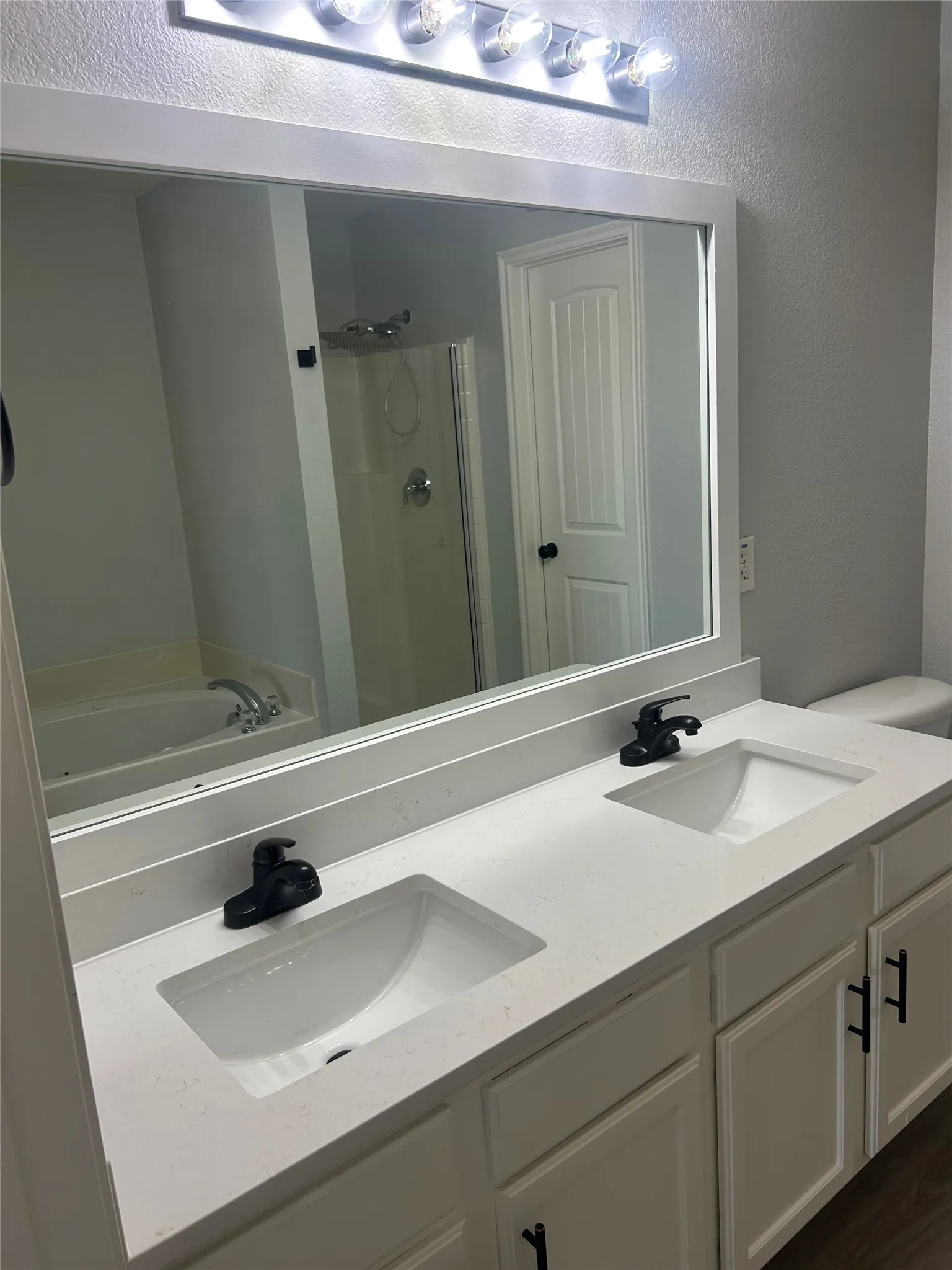 Single Family Residence For Sale in Dallas County , 1916 Lemita Drive, Lancaster, Texas 75146, 5 Bedroom, 4 Bathroom, 2 Garage spaces, 3,010 Sqft, built in 2006, mls#21395747, Real Estate Agent in Lancaster, Homes For Sale in Dallas county, Homes For Sale in Lancaster, Realtor in Lancaster Texas, Real Estate Brokerage Independent Realty Texas, Luminita Cordes Realtor