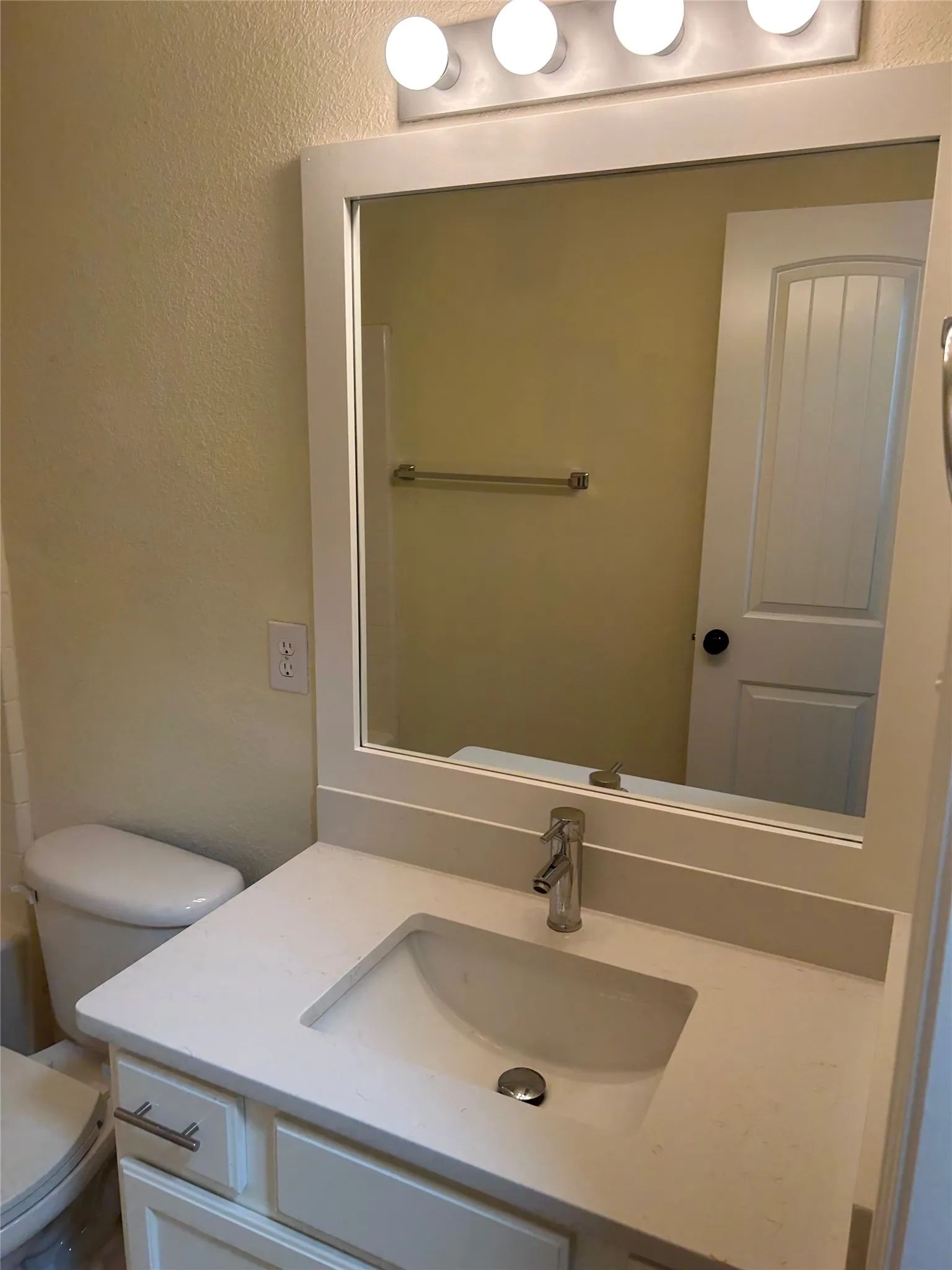 Single Family Residence For Sale in Dallas County , 1916 Lemita Drive, Lancaster, Texas 75146, 5 Bedroom, 4 Bathroom, 2 Garage spaces, 3,010 Sqft, built in 2006, mls#21395747, Real Estate Agent in Lancaster, Homes For Sale in Dallas county, Homes For Sale in Lancaster, Realtor in Lancaster Texas, Real Estate Brokerage Independent Realty Texas, Luminita Cordes Realtor