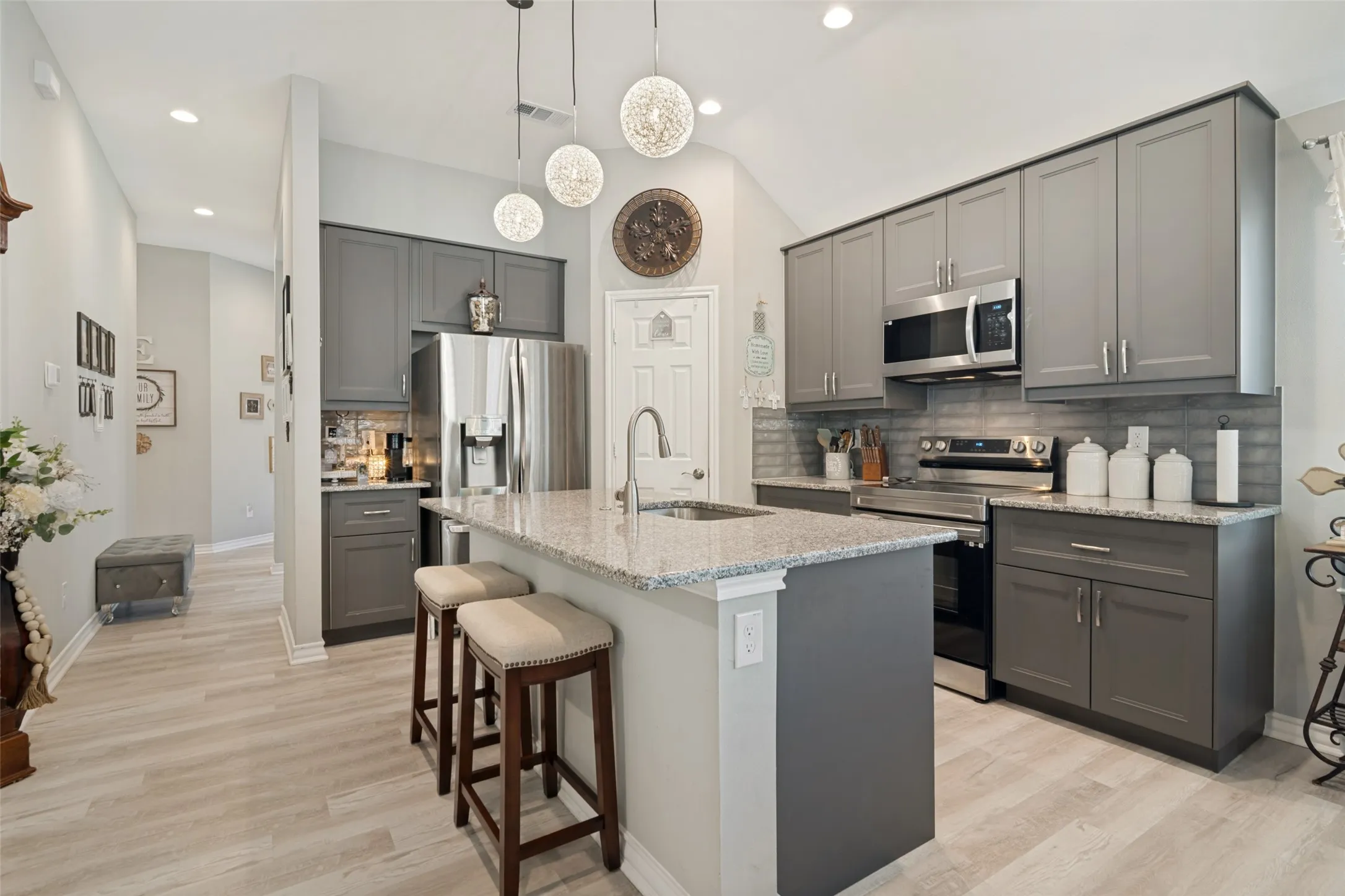 Single Family Residence For Sale in Hunt County , 116 Seay Street, Quinlan, Texas 75474, 3 Bedroom, 2 Bathroom, 2 Garage spaces, 1,364 Sqft, built in 2022, mls#21391436, Real Estate Agent in Quinlan, Homes For Sale in Hunt county, Homes For Sale in Quinlan, Realtor in Quinlan Texas, Real Estate Brokerage Independent Realty Texas, Luminita Cordes Realtor