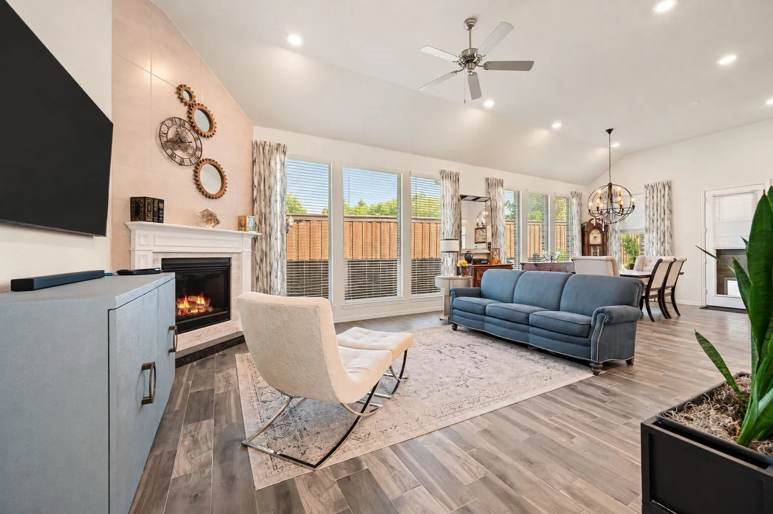 Single Family Residence For Sale in Tarrant County , 1833 Spotted Fawn Drive, Arlington, Texas 76005, 3 Bedroom, 2 Bathroom, 2 Garage spaces, 1,846 Sqft, built in 2020, mls#21392924, Real Estate Agent in Arlington, Homes For Sale in Tarrant county, Homes For Sale in Arlington, Realtor in Arlington Texas, Real Estate Brokerage Independent Realty Texas, Luminita Cordes Realtor