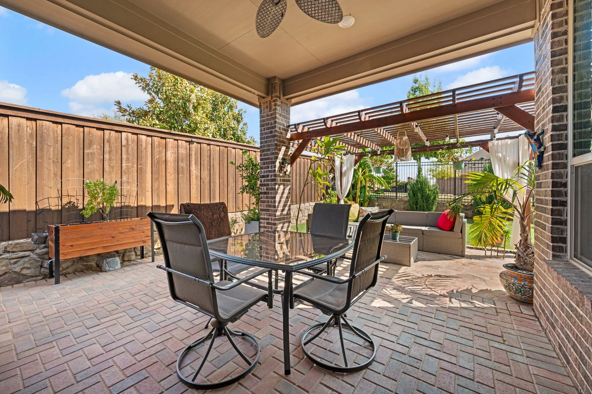 Single Family Residence For Sale in Tarrant County , 1833 Spotted Fawn Drive, Arlington, Texas 76005, 3 Bedroom, 2 Bathroom, 2 Garage spaces, 1,846 Sqft, built in 2020, mls#21392924, Real Estate Agent in Arlington, Homes For Sale in Tarrant county, Homes For Sale in Arlington, Realtor in Arlington Texas, Real Estate Brokerage Independent Realty Texas, Luminita Cordes Realtor