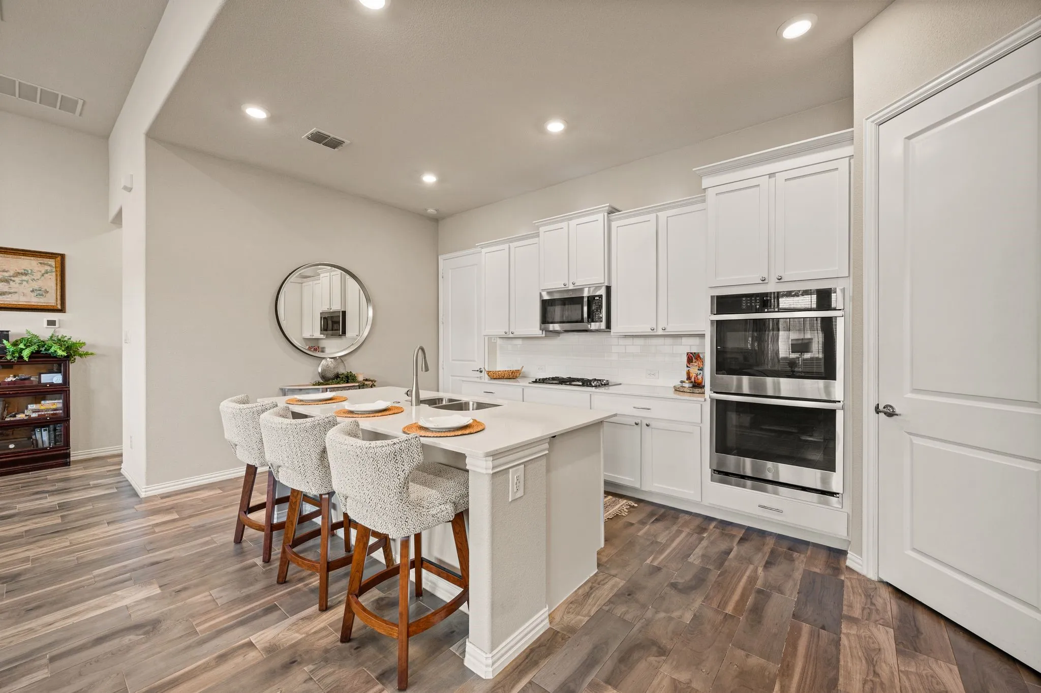 Single Family Residence For Sale in Tarrant County , 1833 Spotted Fawn Drive, Arlington, Texas 76005, 3 Bedroom, 2 Bathroom, 2 Garage spaces, 1,846 Sqft, built in 2020, mls#21392924, Real Estate Agent in Arlington, Homes For Sale in Tarrant county, Homes For Sale in Arlington, Realtor in Arlington Texas, Real Estate Brokerage Independent Realty Texas, Luminita Cordes Realtor