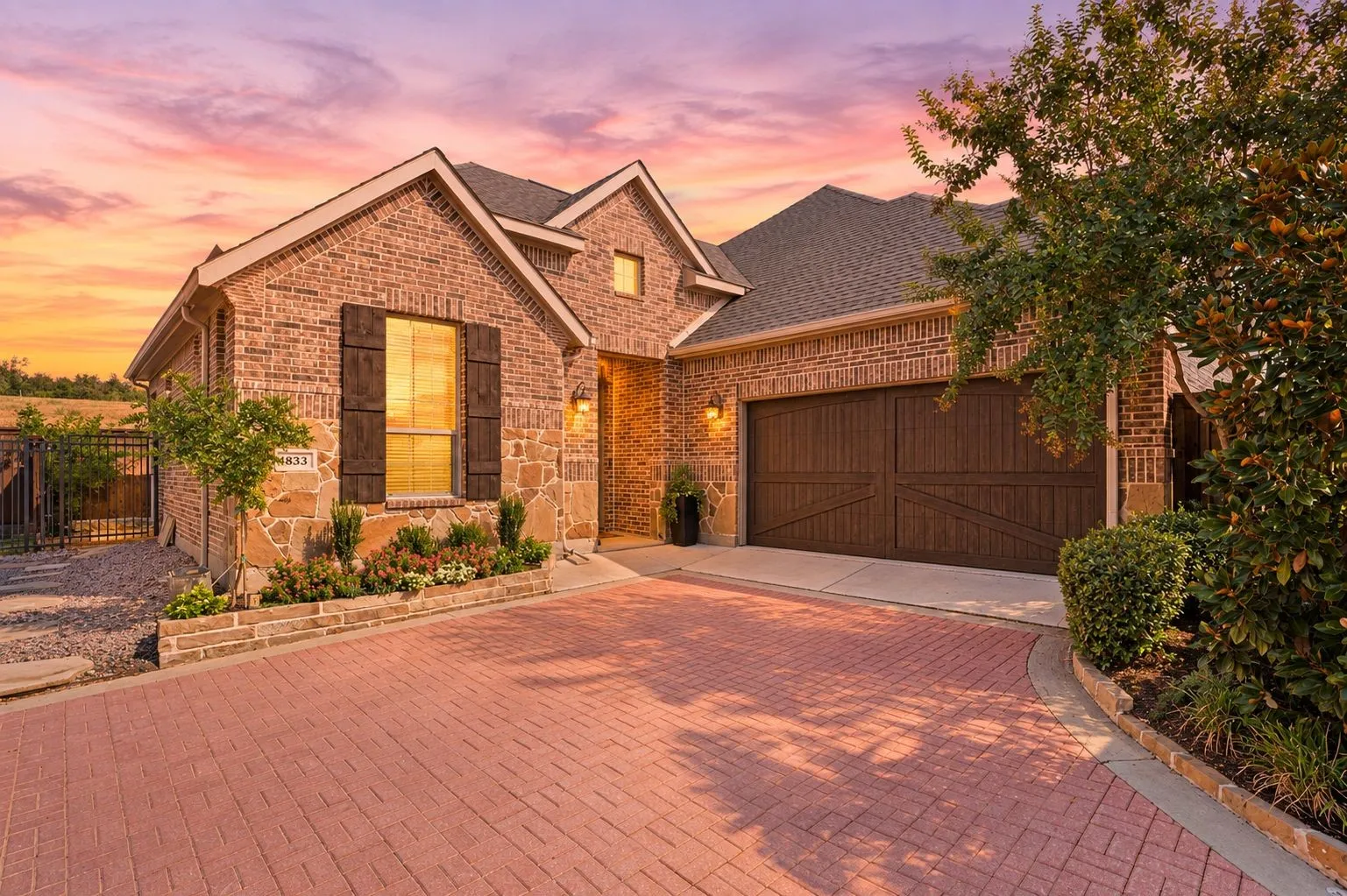 Single Family Residence For Sale in Tarrant County , 1833 Spotted Fawn Drive, Arlington, Texas 76005, 3 Bedroom, 2 Bathroom, 2 Garage spaces, 1,846 Sqft, built in 2020, mls#21392924, Real Estate Agent in Arlington, Homes For Sale in Tarrant county, Homes For Sale in Arlington, Realtor in Arlington Texas, Real Estate Brokerage Independent Realty Texas, Luminita Cordes Realtor