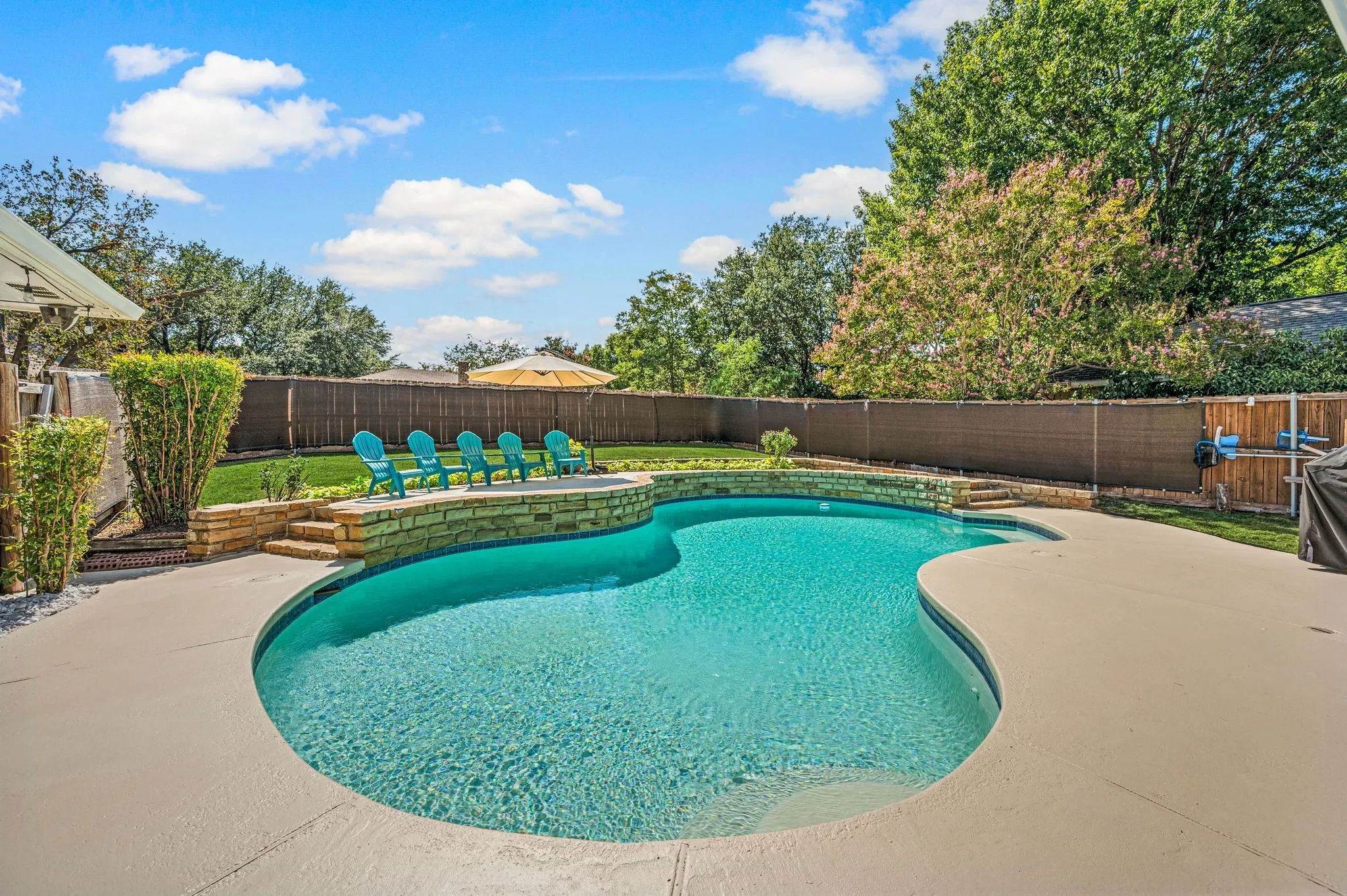 Single Family Residence For Sale in Dallas County , 5506 Coronado Drive, Garland, Texas 75043, 3 Bedroom, 2 Bathroom, 2 Garage spaces, 1,925 Sqft, built in 1983, mls#21390302, Real Estate Agent in Garland, Homes For Sale in Dallas county, Homes For Sale in Garland, Realtor in Garland Texas, Real Estate Brokerage Independent Realty Texas, Luminita Cordes Realtor