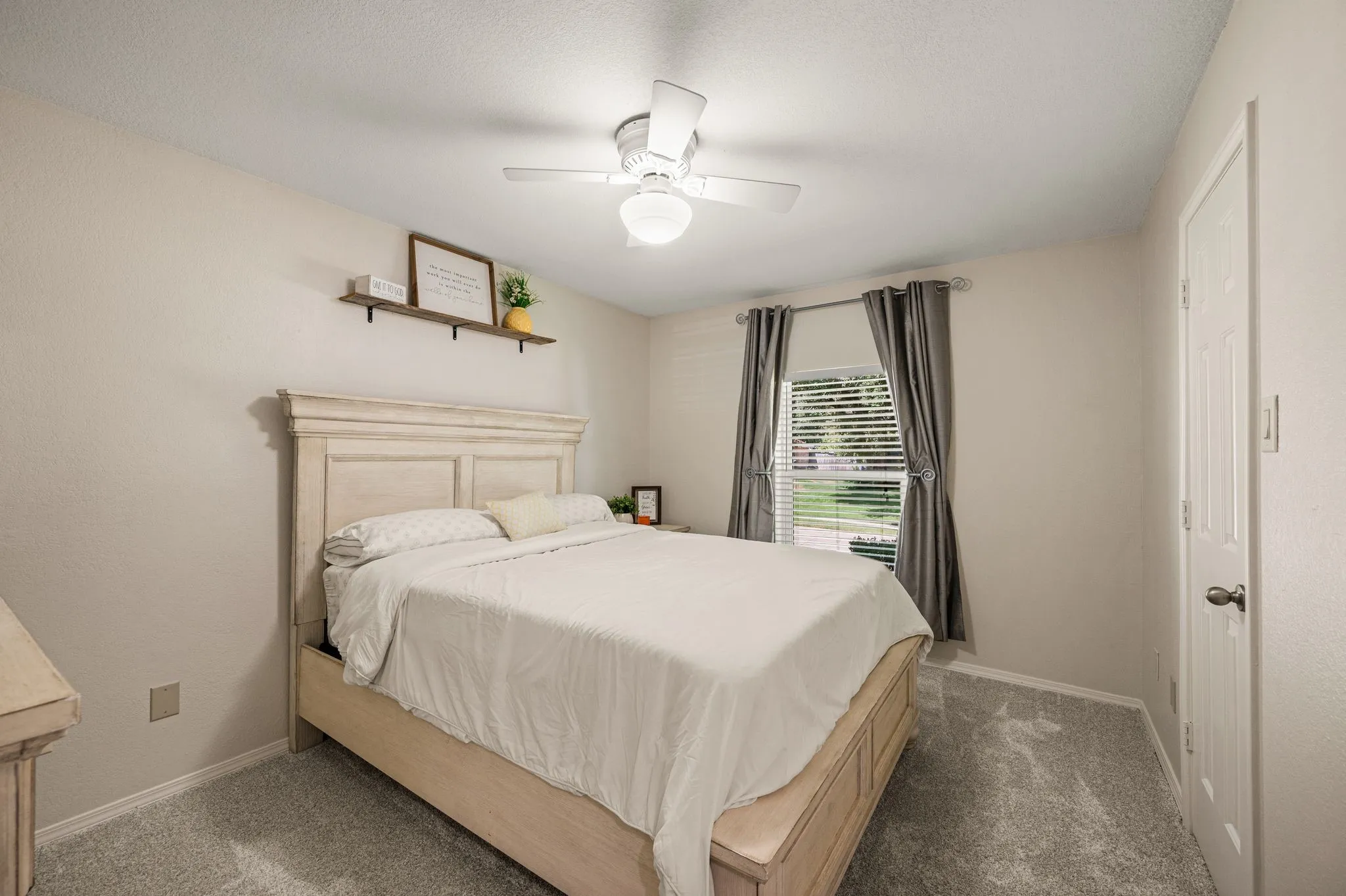 Single Family Residence For Sale in Dallas County , 5506 Coronado Drive, Garland, Texas 75043, 3 Bedroom, 2 Bathroom, 2 Garage spaces, 1,925 Sqft, built in 1983, mls#21390302, Real Estate Agent in Garland, Homes For Sale in Dallas county, Homes For Sale in Garland, Realtor in Garland Texas, Real Estate Brokerage Independent Realty Texas, Luminita Cordes Realtor