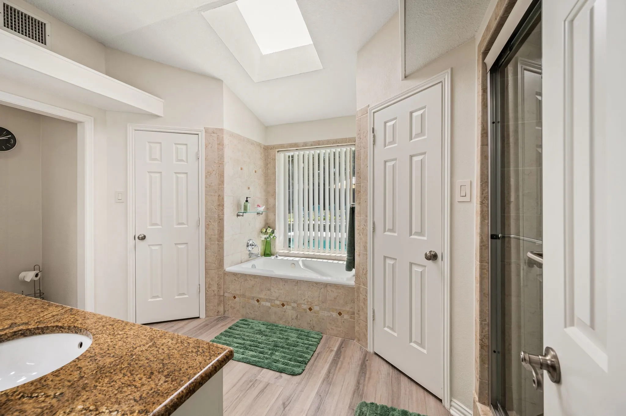 Single Family Residence For Sale in Dallas County , 5506 Coronado Drive, Garland, Texas 75043, 3 Bedroom, 2 Bathroom, 2 Garage spaces, 1,925 Sqft, built in 1983, mls#21390302, Real Estate Agent in Garland, Homes For Sale in Dallas county, Homes For Sale in Garland, Realtor in Garland Texas, Real Estate Brokerage Independent Realty Texas, Luminita Cordes Realtor