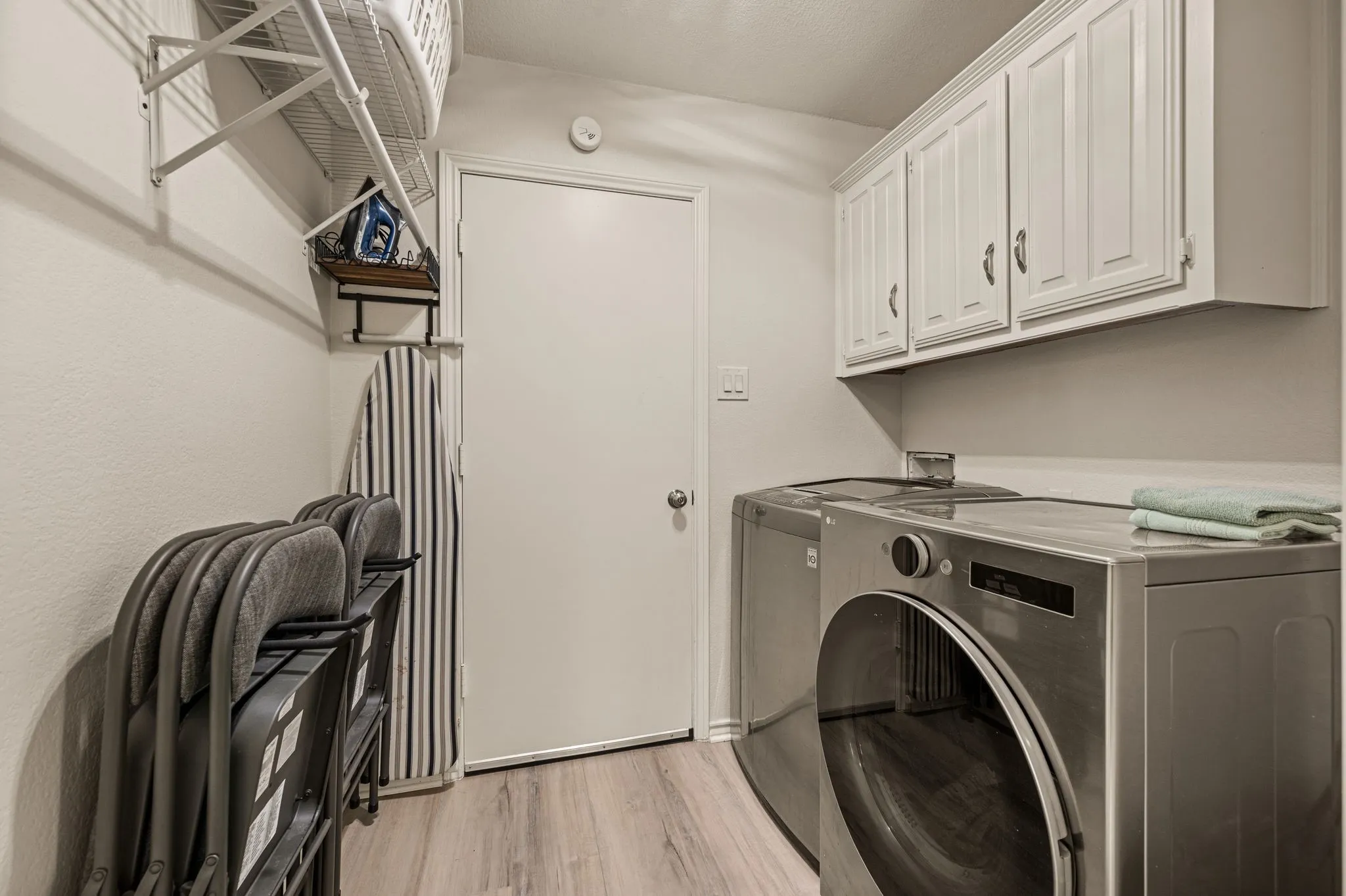 Single Family Residence For Sale in Dallas County , 5506 Coronado Drive, Garland, Texas 75043, 3 Bedroom, 2 Bathroom, 2 Garage spaces, 1,925 Sqft, built in 1983, mls#21390302, Real Estate Agent in Garland, Homes For Sale in Dallas county, Homes For Sale in Garland, Realtor in Garland Texas, Real Estate Brokerage Independent Realty Texas, Luminita Cordes Realtor