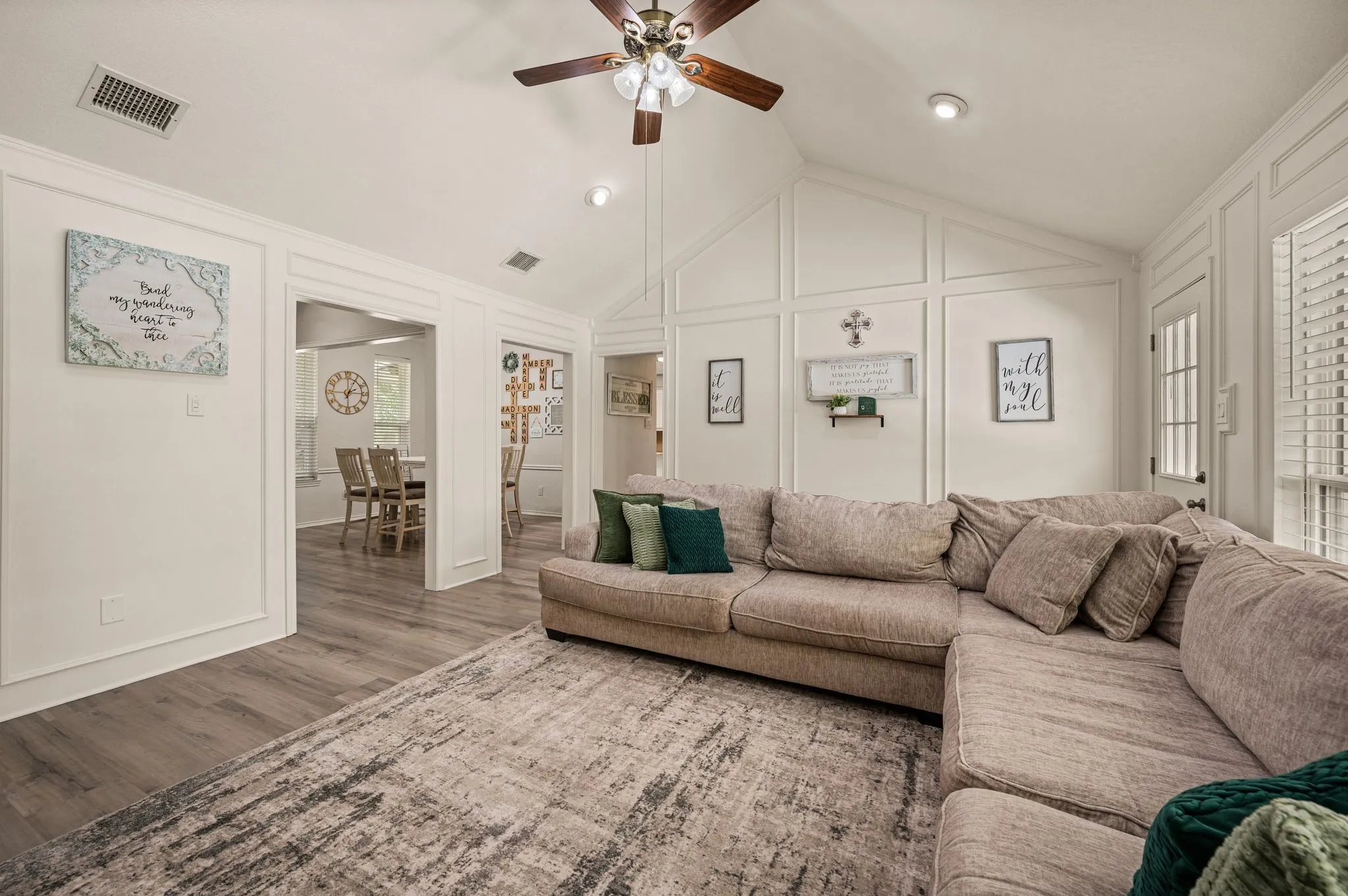 Single Family Residence For Sale in Dallas County , 5506 Coronado Drive, Garland, Texas 75043, 3 Bedroom, 2 Bathroom, 2 Garage spaces, 1,925 Sqft, built in 1983, mls#21390302, Real Estate Agent in Garland, Homes For Sale in Dallas county, Homes For Sale in Garland, Realtor in Garland Texas, Real Estate Brokerage Independent Realty Texas, Luminita Cordes Realtor