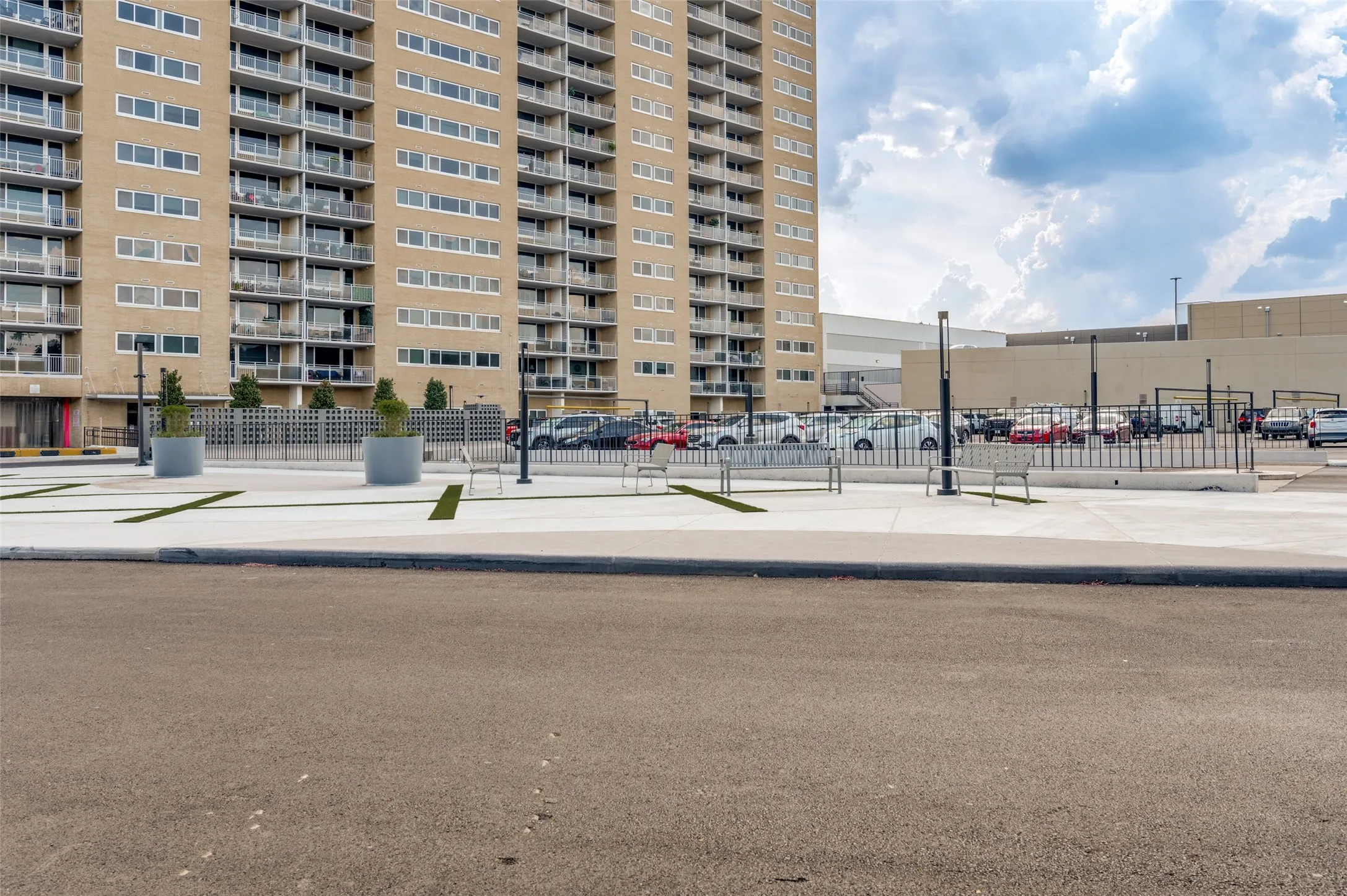 Condominium For Sale in Dallas County , 3883 Turtle Creek Boulevard 411, Dallas, Texas 75219, 1 Bedroom, 1 Bathroom, 1 Garage spaces, 774 Sqft, built in 1963, mls#21395601, Real Estate Agent in Dallas, Homes For Sale in Dallas county, Homes For Sale in Dallas, Realtor in Dallas Texas, Real Estate Brokerage Independent Realty Texas, Luminita Cordes Realtor