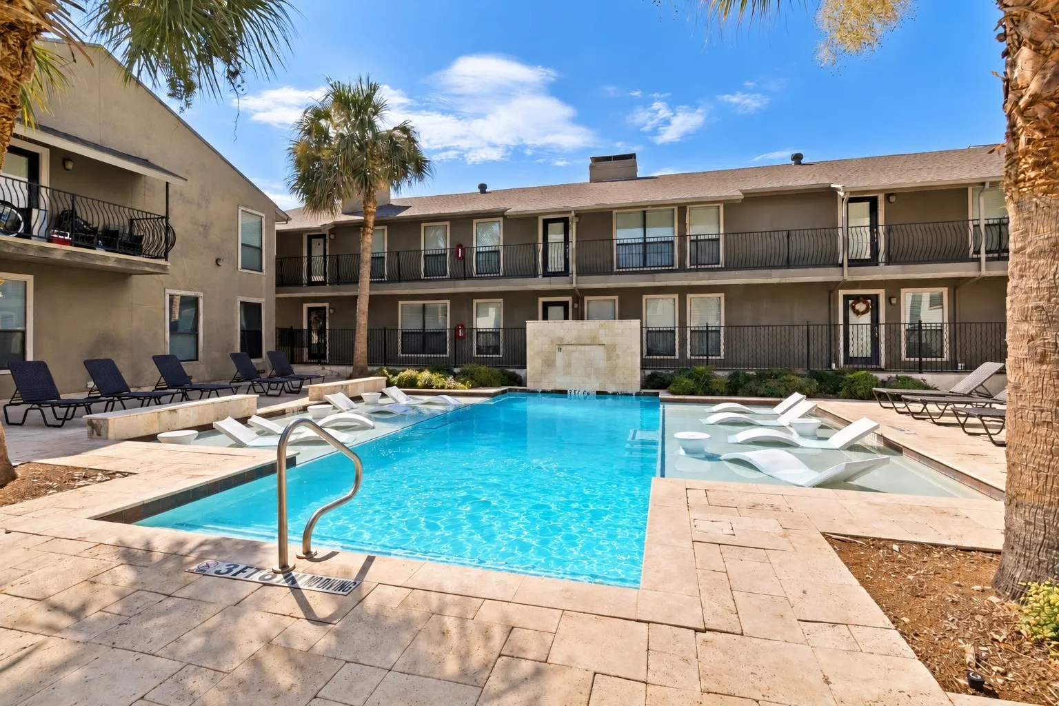 Pool and common areas clean and well maintained