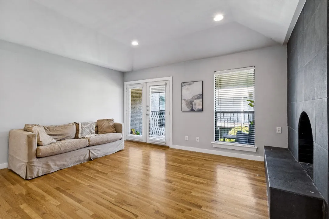 Condominium For Sale in Dallas County , 5806 Birchbrook Drive 210, Dallas, Texas 75206, 2 Bedroom, 2 Bathroom, Garage spaces, 1,097 Sqft, built in 1970, mls#21395697, Real Estate Agent in Dallas, Homes For Sale in Dallas county, Homes For Sale in Dallas, Realtor in Dallas Texas, Real Estate Brokerage Independent Realty Texas, Luminita Cordes Realtor