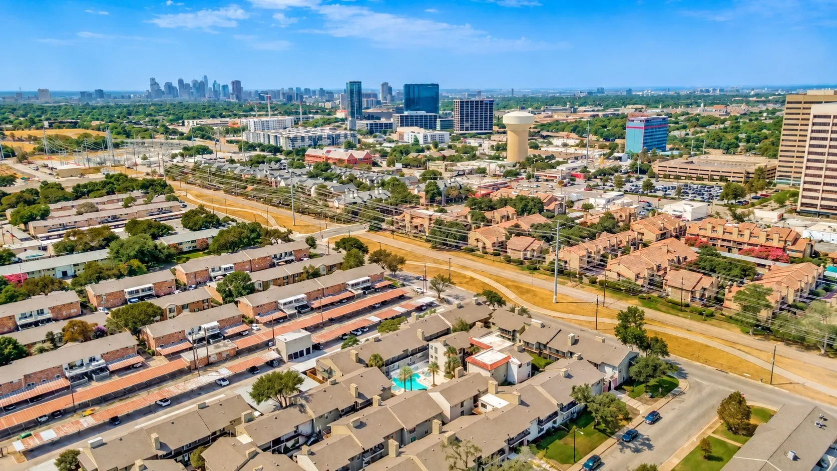 15 minutes from downtown & walk distance to SMU
