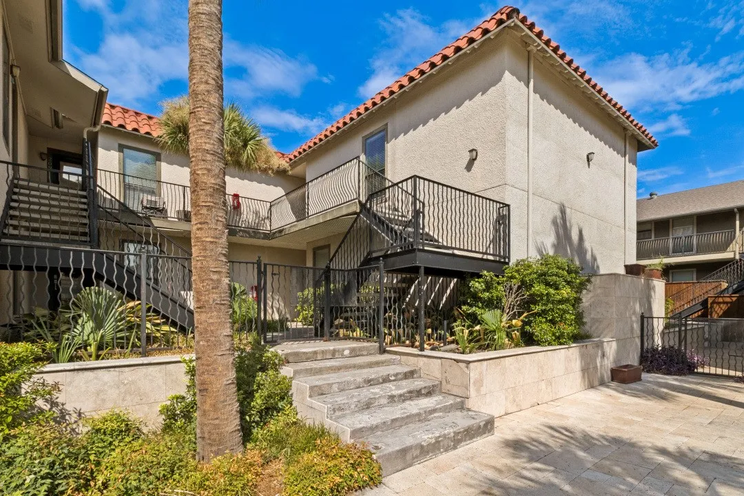 Title roof condo leads direct to pool