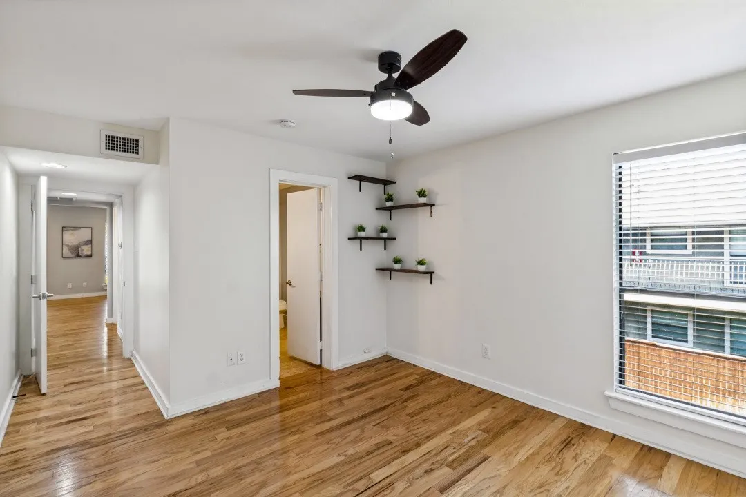 Condominium For Sale in Dallas County , 5806 Birchbrook Drive 210, Dallas, Texas 75206, 2 Bedroom, 2 Bathroom, Garage spaces, 1,097 Sqft, built in 1970, mls#21395697, Real Estate Agent in Dallas, Homes For Sale in Dallas county, Homes For Sale in Dallas, Realtor in Dallas Texas, Real Estate Brokerage Independent Realty Texas, Luminita Cordes Realtor