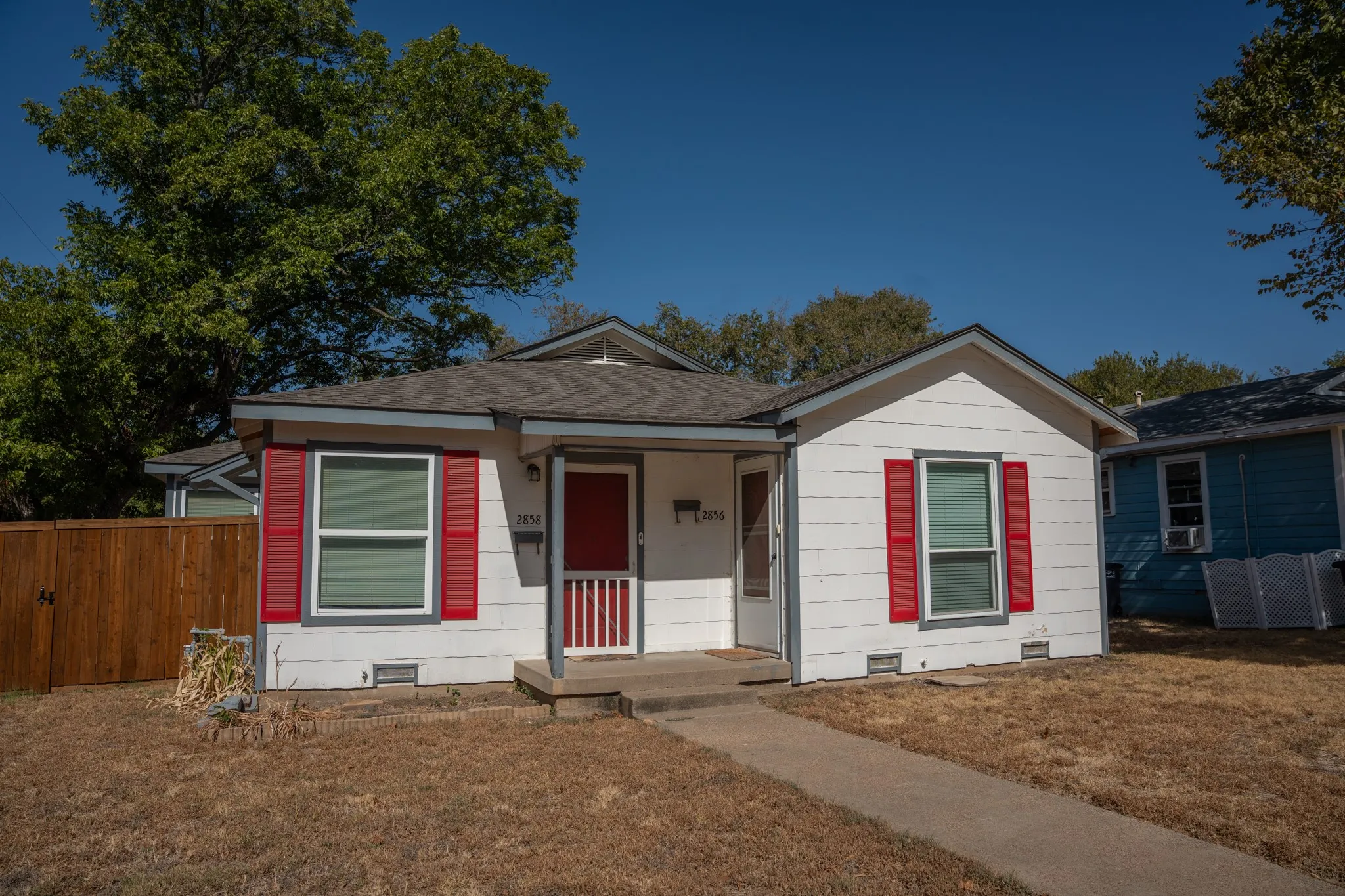 Duplex For Sale in Tarrant County , 2856 Halbert Street, Fort Worth, Texas 76112, 2 Bedroom, 2 Bathroom, Garage spaces, 0 Sqft, built in 1948, mls#21385696, Real Estate Agent in Fort Worth, Homes For Sale in Tarrant county, Homes For Sale in Fort Worth, Realtor in Fort Worth Texas, Real Estate Brokerage Independent Realty Texas, Luminita Cordes Realtor