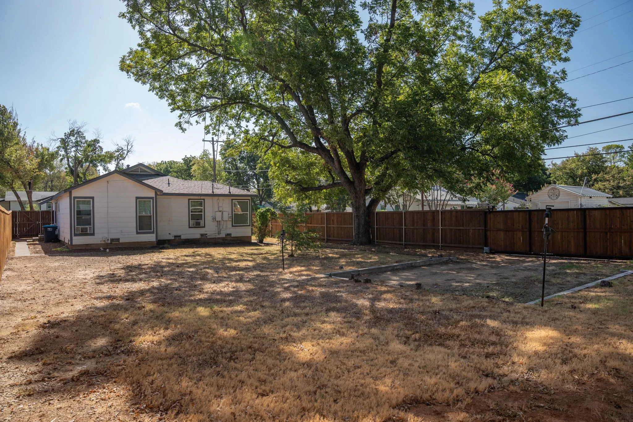 Duplex For Sale in Tarrant County , 2856 Halbert Street, Fort Worth, Texas 76112, 2 Bedroom, 2 Bathroom, Garage spaces, 0 Sqft, built in 1948, mls#21385696, Real Estate Agent in Fort Worth, Homes For Sale in Tarrant county, Homes For Sale in Fort Worth, Realtor in Fort Worth Texas, Real Estate Brokerage Independent Realty Texas, Luminita Cordes Realtor