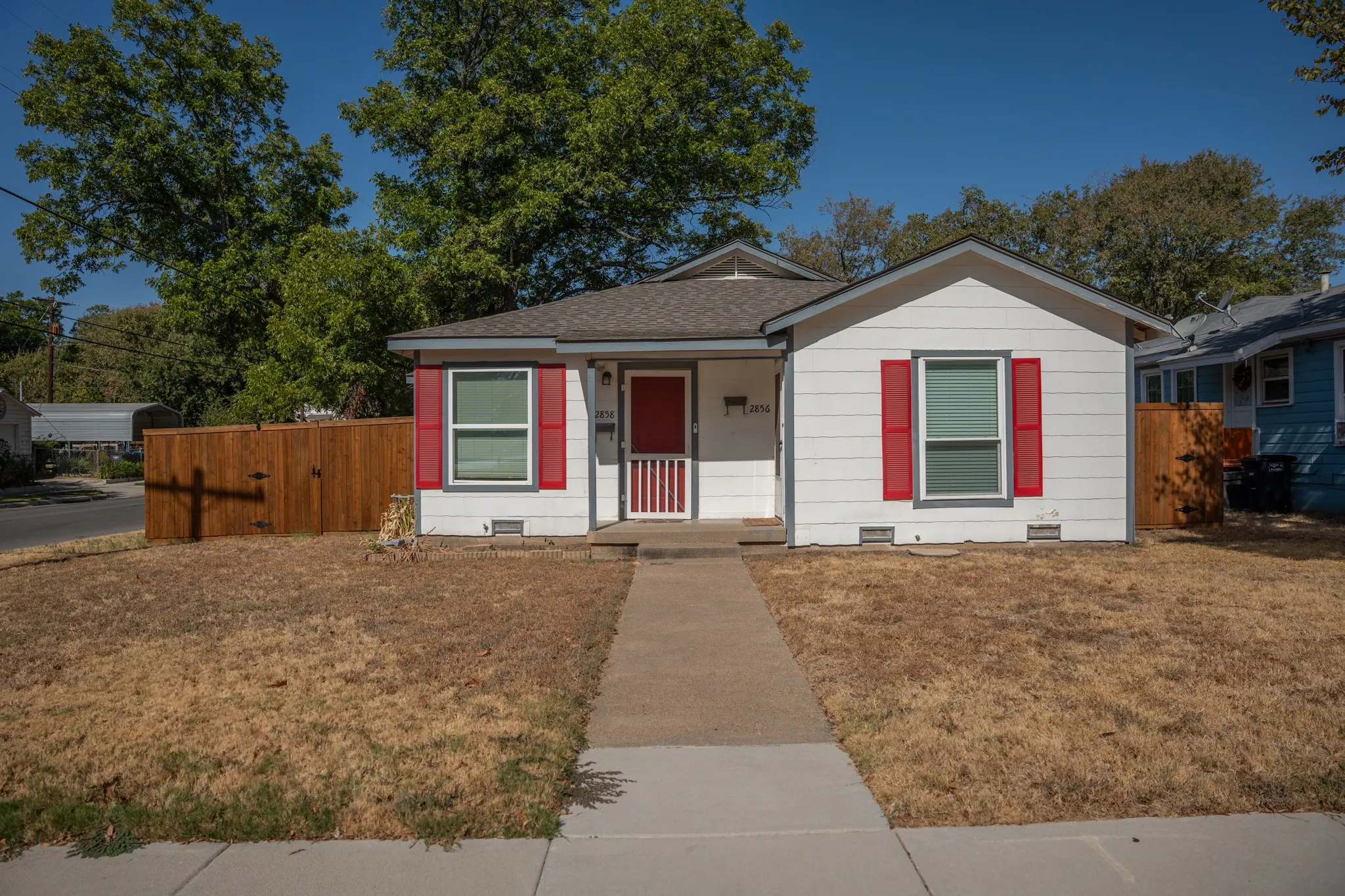 Duplex For Sale in Tarrant County , 2856 Halbert Street, Fort Worth, Texas 76112, 2 Bedroom, 2 Bathroom, Garage spaces, 0 Sqft, built in 1948, mls#21385696, Real Estate Agent in Fort Worth, Homes For Sale in Tarrant county, Homes For Sale in Fort Worth, Realtor in Fort Worth Texas, Real Estate Brokerage Independent Realty Texas, Luminita Cordes Realtor