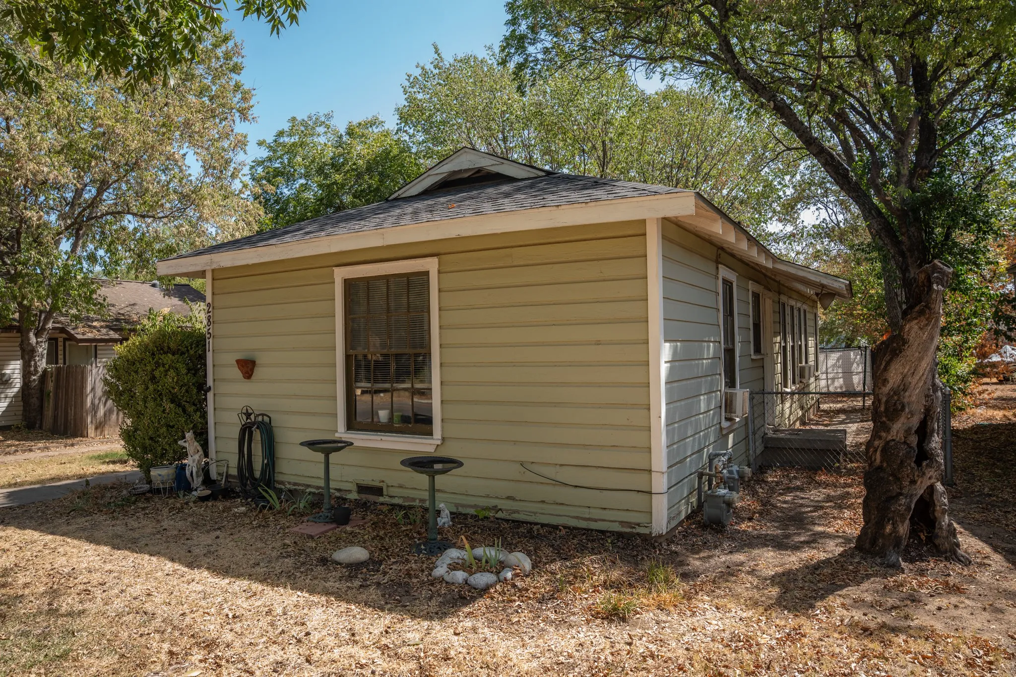 2851 Side Porch