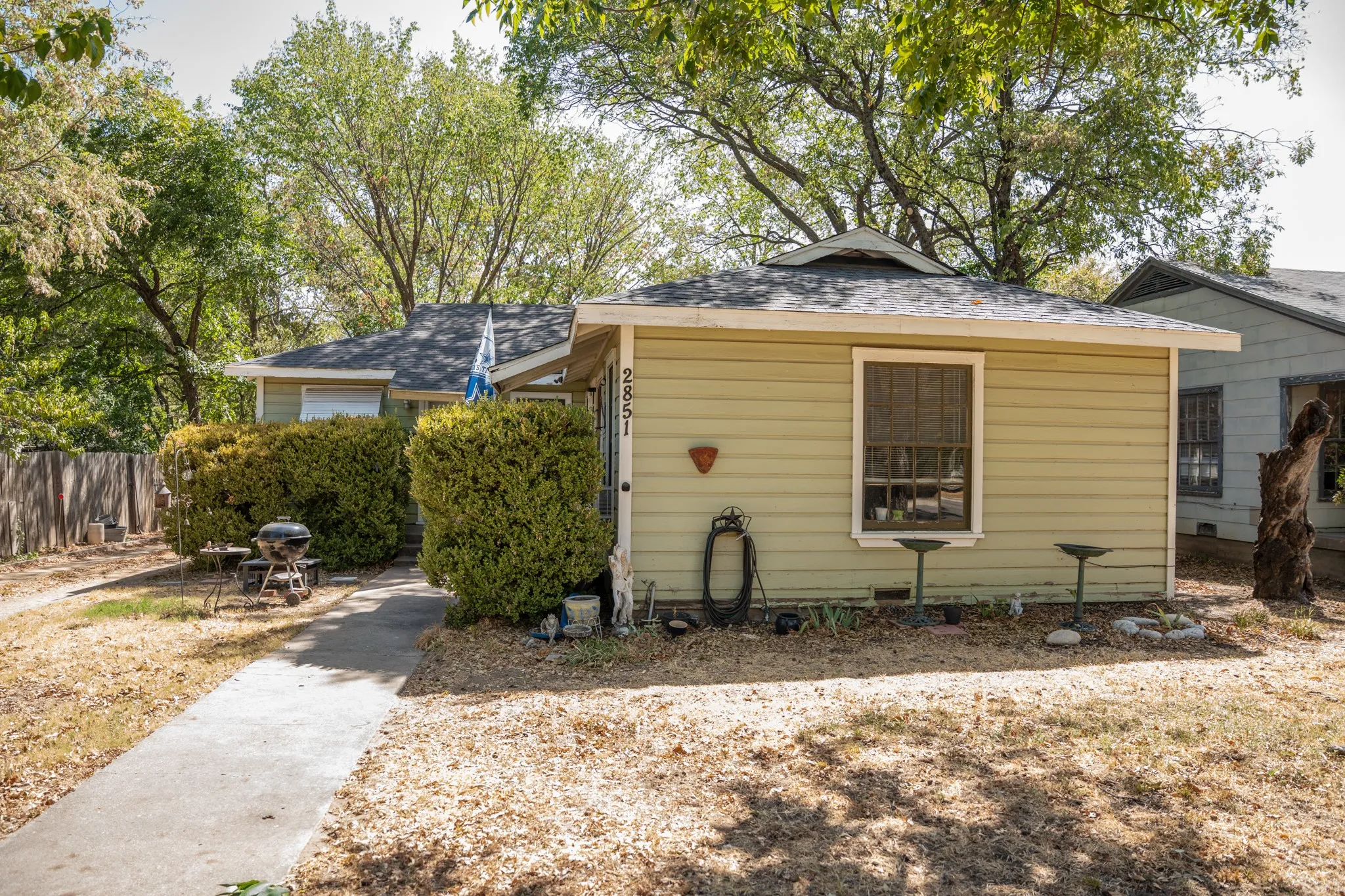 Duplex For Sale in Tarrant County , 2849 Handley Drive, Fort Worth, Texas 76112, 2 Bedroom, 2 Bathroom, 2 Garage spaces, 0 Sqft, built in 1948, mls#21385667, Real Estate Agent in Fort Worth, Homes For Sale in Tarrant county, Homes For Sale in Fort Worth, Realtor in Fort Worth Texas, Real Estate Brokerage Independent Realty Texas, Luminita Cordes Realtor