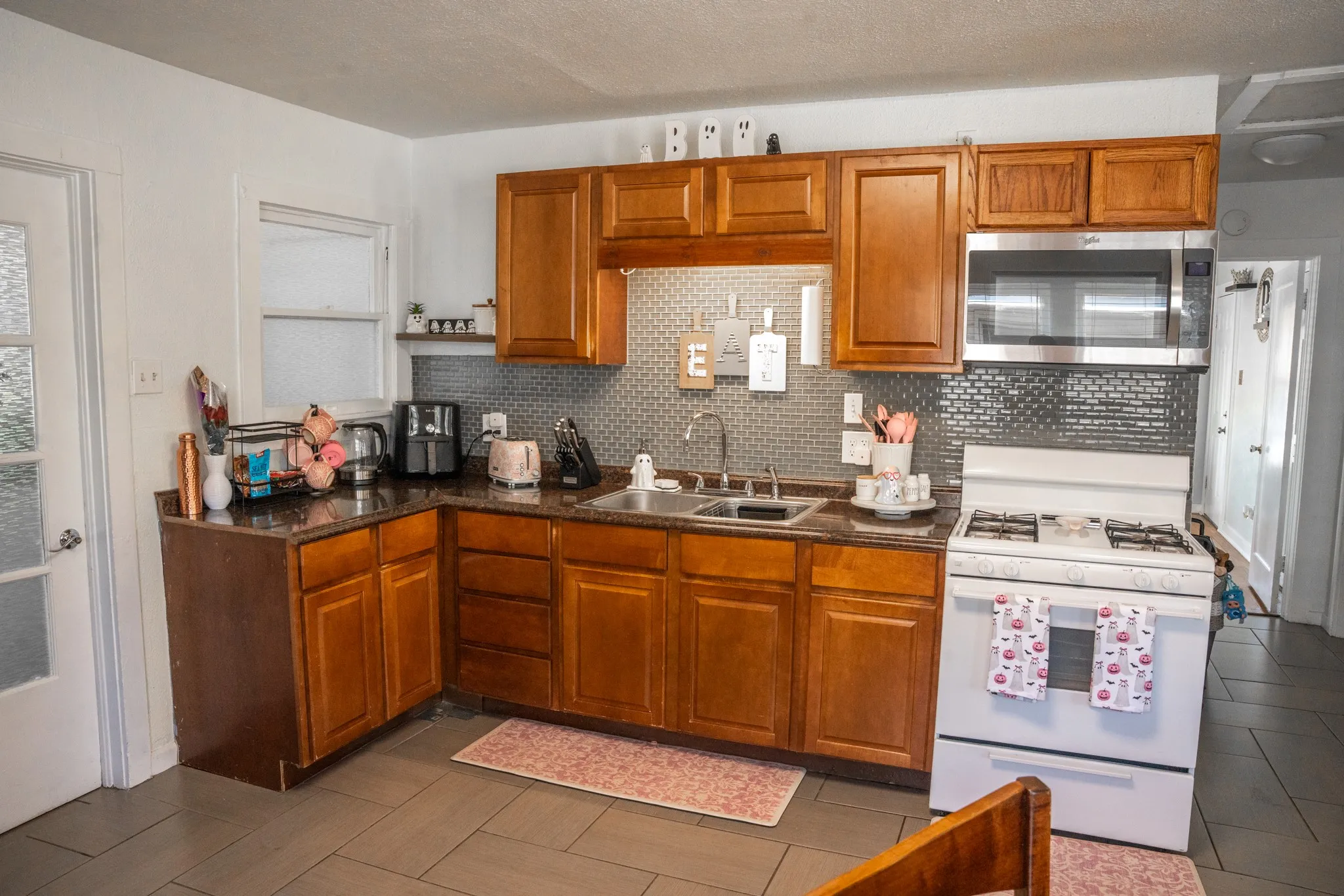 Single Family Residence For Sale in Tarrant County , 2945 Handley Drive, Fort Worth, Texas 76112, 2 Bedroom, 1 Bathroom, Garage spaces, 1,224 Sqft, built in 1949, mls#21385655, Real Estate Agent in Fort Worth, Homes For Sale in Tarrant county, Homes For Sale in Fort Worth, Realtor in Fort Worth Texas, Real Estate Brokerage Independent Realty Texas, Luminita Cordes Realtor