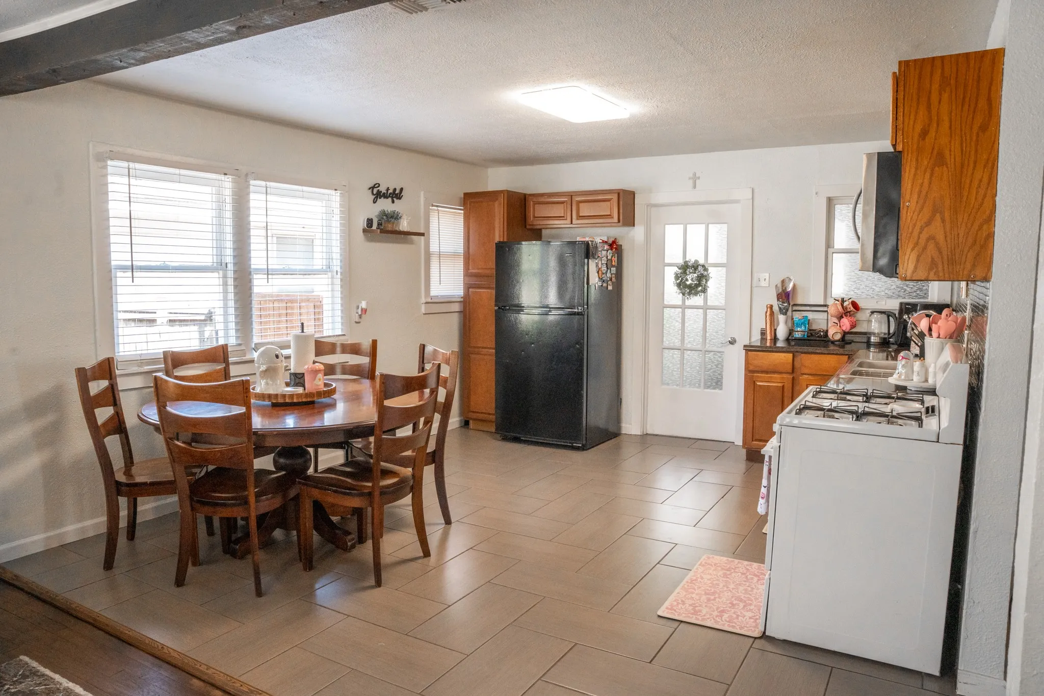 Single Family Residence For Sale in Tarrant County , 2945 Handley Drive, Fort Worth, Texas 76112, 2 Bedroom, 1 Bathroom, Garage spaces, 1,224 Sqft, built in 1949, mls#21385655, Real Estate Agent in Fort Worth, Homes For Sale in Tarrant county, Homes For Sale in Fort Worth, Realtor in Fort Worth Texas, Real Estate Brokerage Independent Realty Texas, Luminita Cordes Realtor