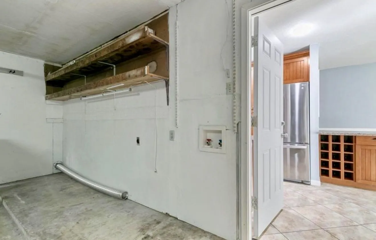 Single Family Residence For Sale in Grayson County , 1109 S Valentine Drive, Sherman, Texas 75090, 3 Bedroom, 2 Bathroom, 2 Garage spaces, 1,486 Sqft, built in 1965, mls#21395397, Real Estate Agent in Sherman, Homes For Sale in Grayson county, Homes For Sale in Sherman, Realtor in Sherman Texas, Real Estate Brokerage Independent Realty Texas, Luminita Cordes Realtor