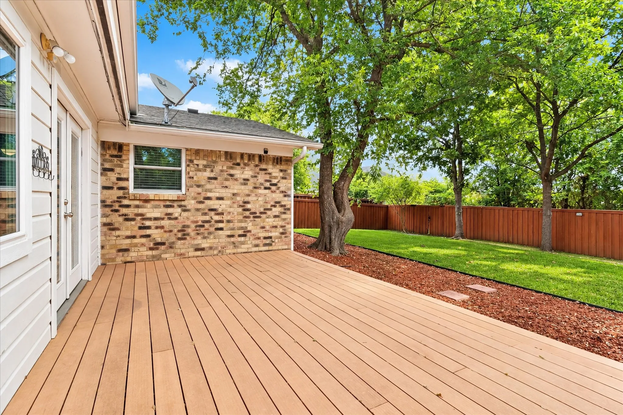 Single Family Residence For Sale in Grayson County , 1109 S Valentine Drive, Sherman, Texas 75090, 3 Bedroom, 2 Bathroom, 2 Garage spaces, 1,486 Sqft, built in 1965, mls#21395397, Real Estate Agent in Sherman, Homes For Sale in Grayson county, Homes For Sale in Sherman, Realtor in Sherman Texas, Real Estate Brokerage Independent Realty Texas, Luminita Cordes Realtor