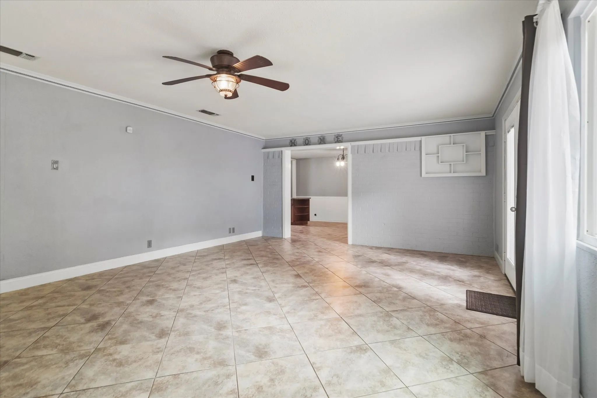 Single Family Residence For Sale in Grayson County , 1109 S Valentine Drive, Sherman, Texas 75090, 3 Bedroom, 2 Bathroom, 2 Garage spaces, 1,486 Sqft, built in 1965, mls#21395397, Real Estate Agent in Sherman, Homes For Sale in Grayson county, Homes For Sale in Sherman, Realtor in Sherman Texas, Real Estate Brokerage Independent Realty Texas, Luminita Cordes Realtor