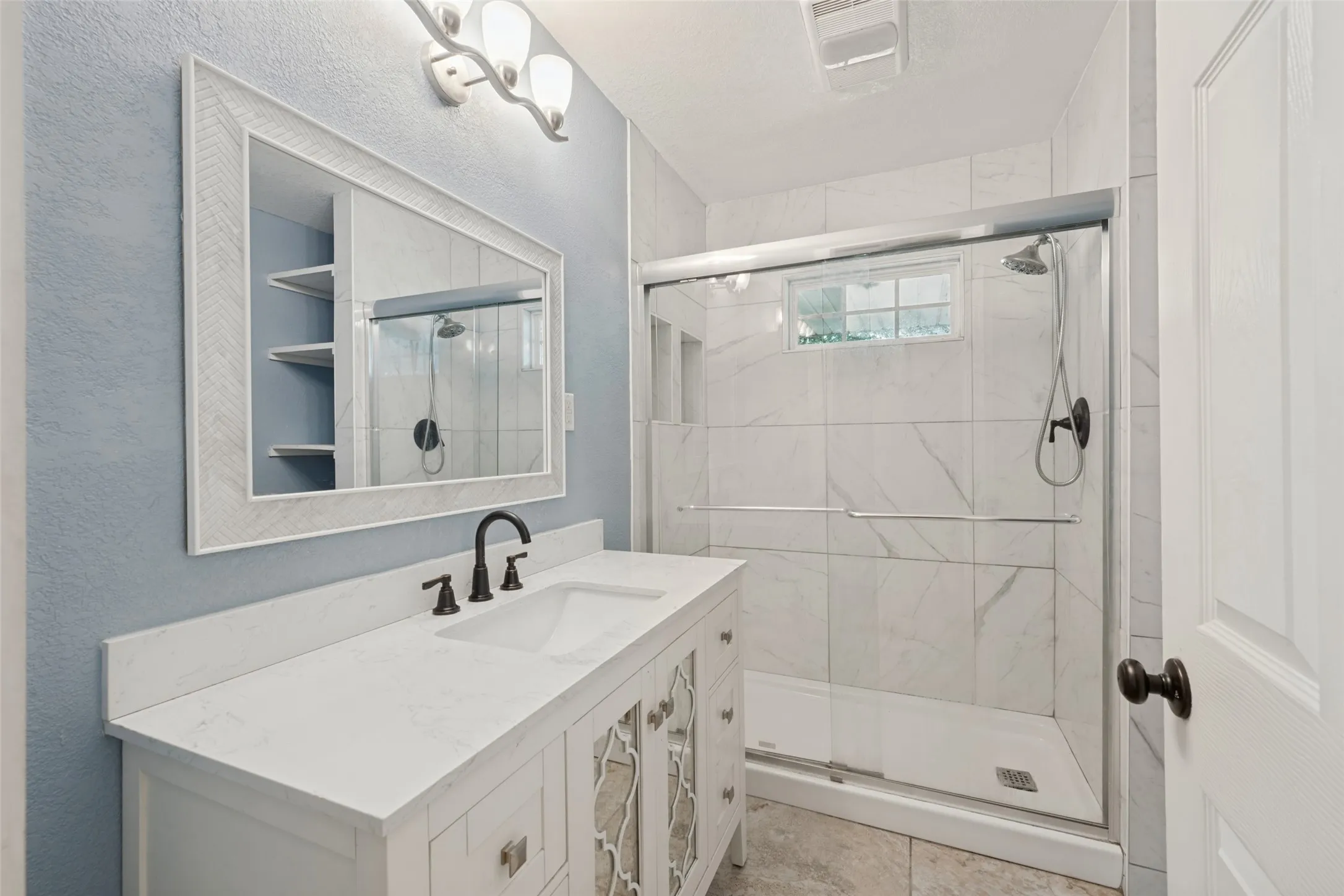 Single Family Residence For Sale in Tarrant County , 6567 Malvey Avenue, Fort Worth, Texas 76116, 3 Bedroom, 3 Bathroom, 2 Garage spaces, 2,082 Sqft, built in 1955, mls#21394853, Real Estate Agent in Fort Worth, Homes For Sale in Tarrant county, Homes For Sale in Fort Worth, Realtor in Fort Worth Texas, Real Estate Brokerage Independent Realty Texas, Luminita Cordes Realtor
