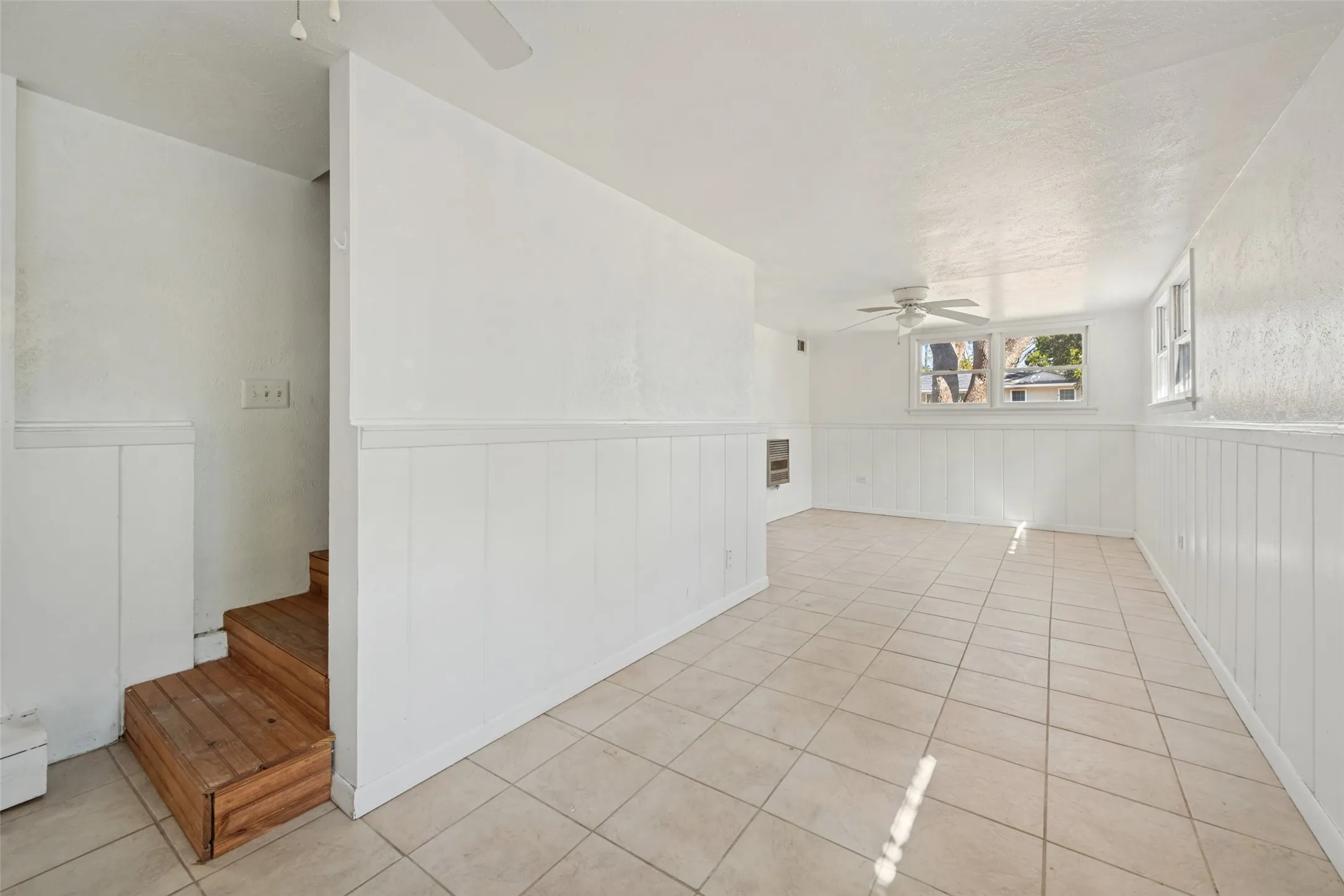 Single Family Residence For Sale in Tarrant County , 6567 Malvey Avenue, Fort Worth, Texas 76116, 3 Bedroom, 3 Bathroom, 2 Garage spaces, 2,082 Sqft, built in 1955, mls#21394853, Real Estate Agent in Fort Worth, Homes For Sale in Tarrant county, Homes For Sale in Fort Worth, Realtor in Fort Worth Texas, Real Estate Brokerage Independent Realty Texas, Luminita Cordes Realtor